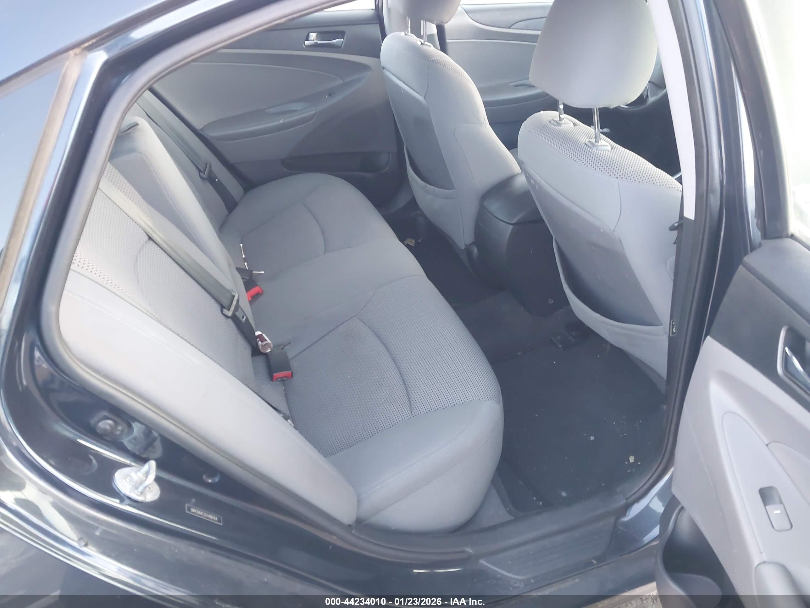 HYUNDAI SONATA image 8