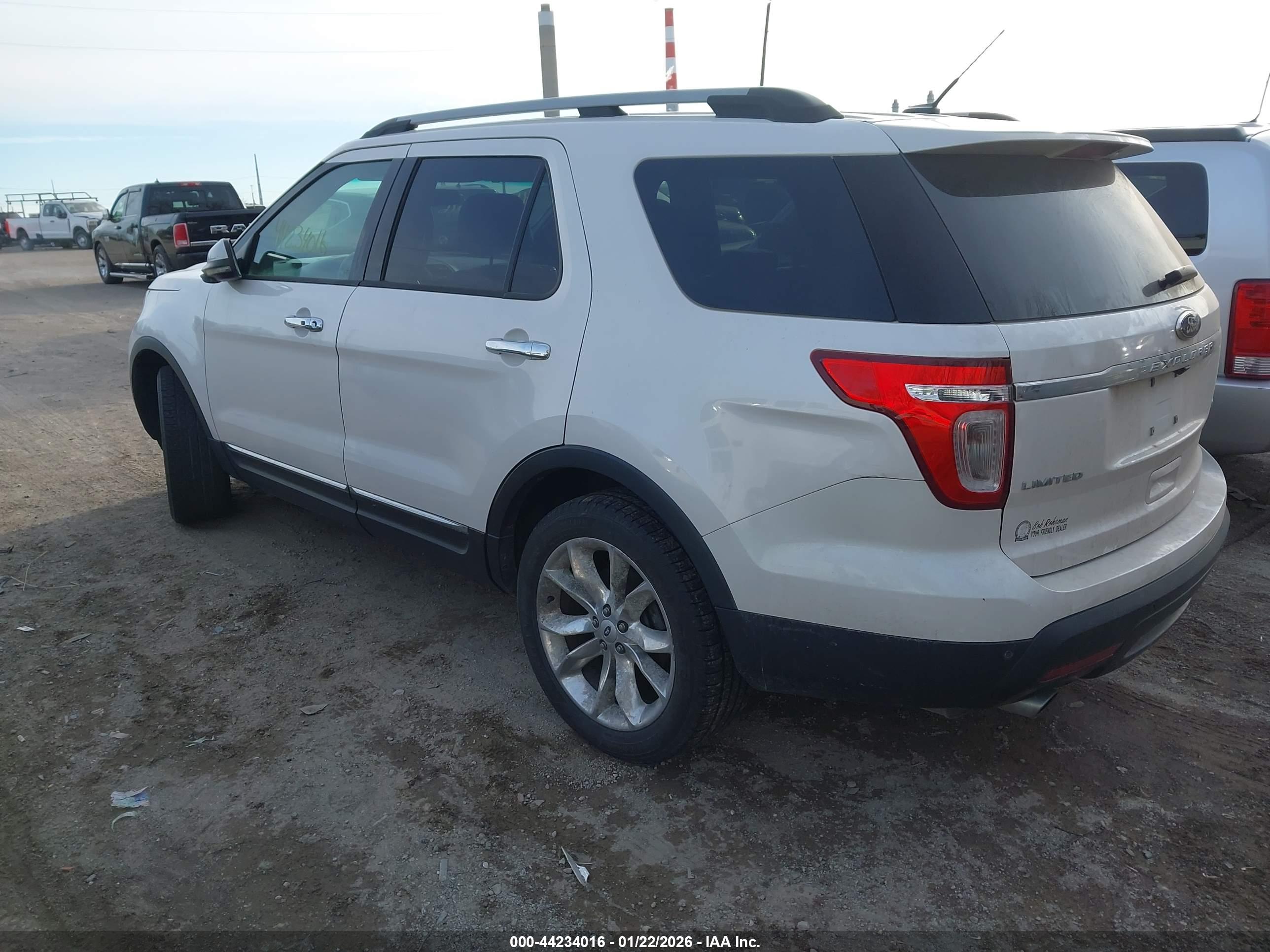 FORD EXPLORER image 3
