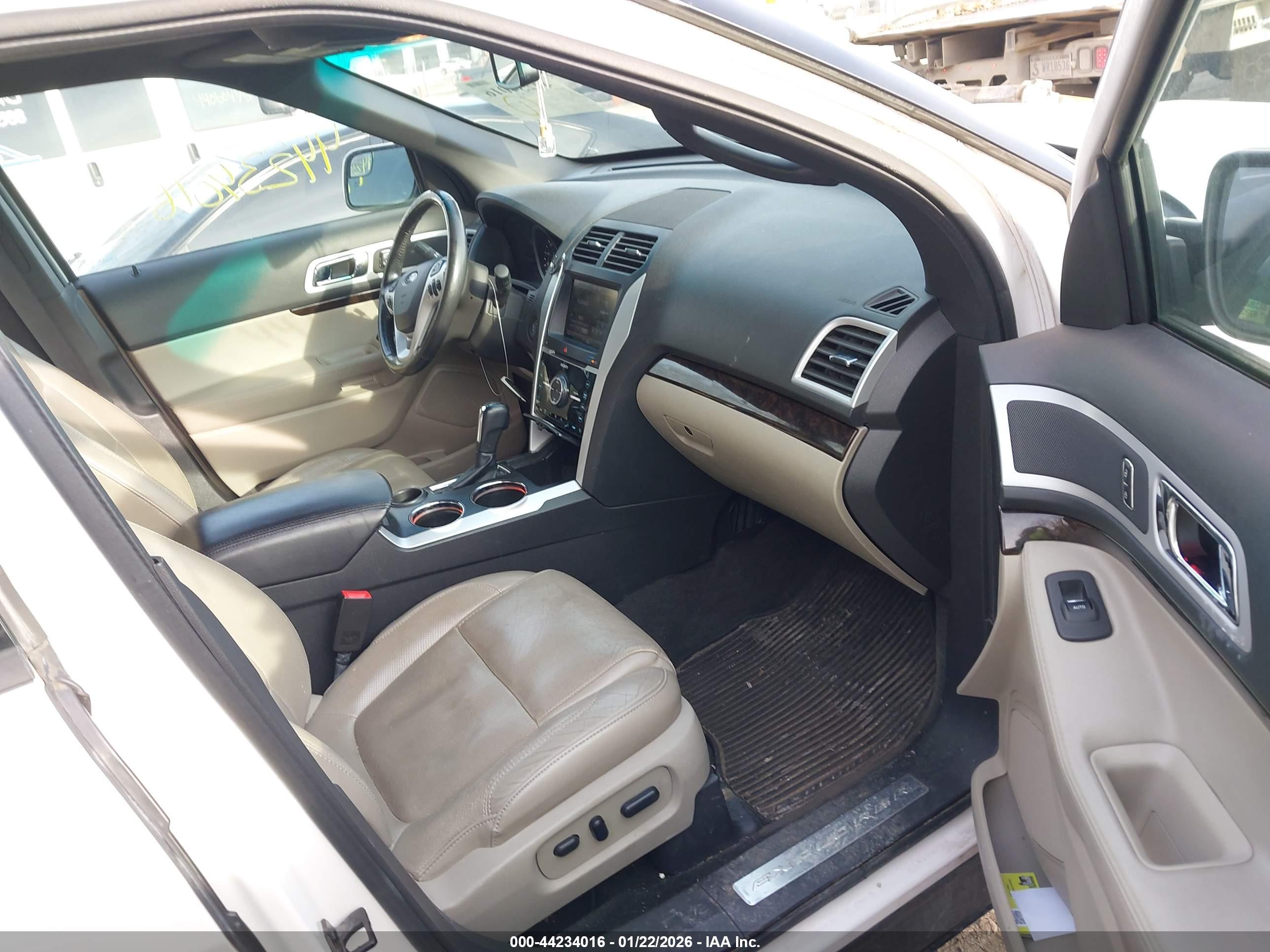 FORD EXPLORER image 5