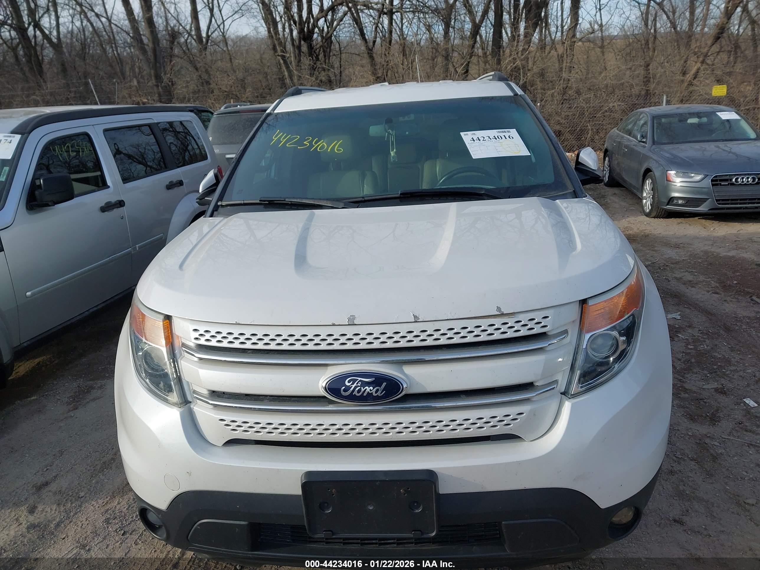 FORD EXPLORER image 6