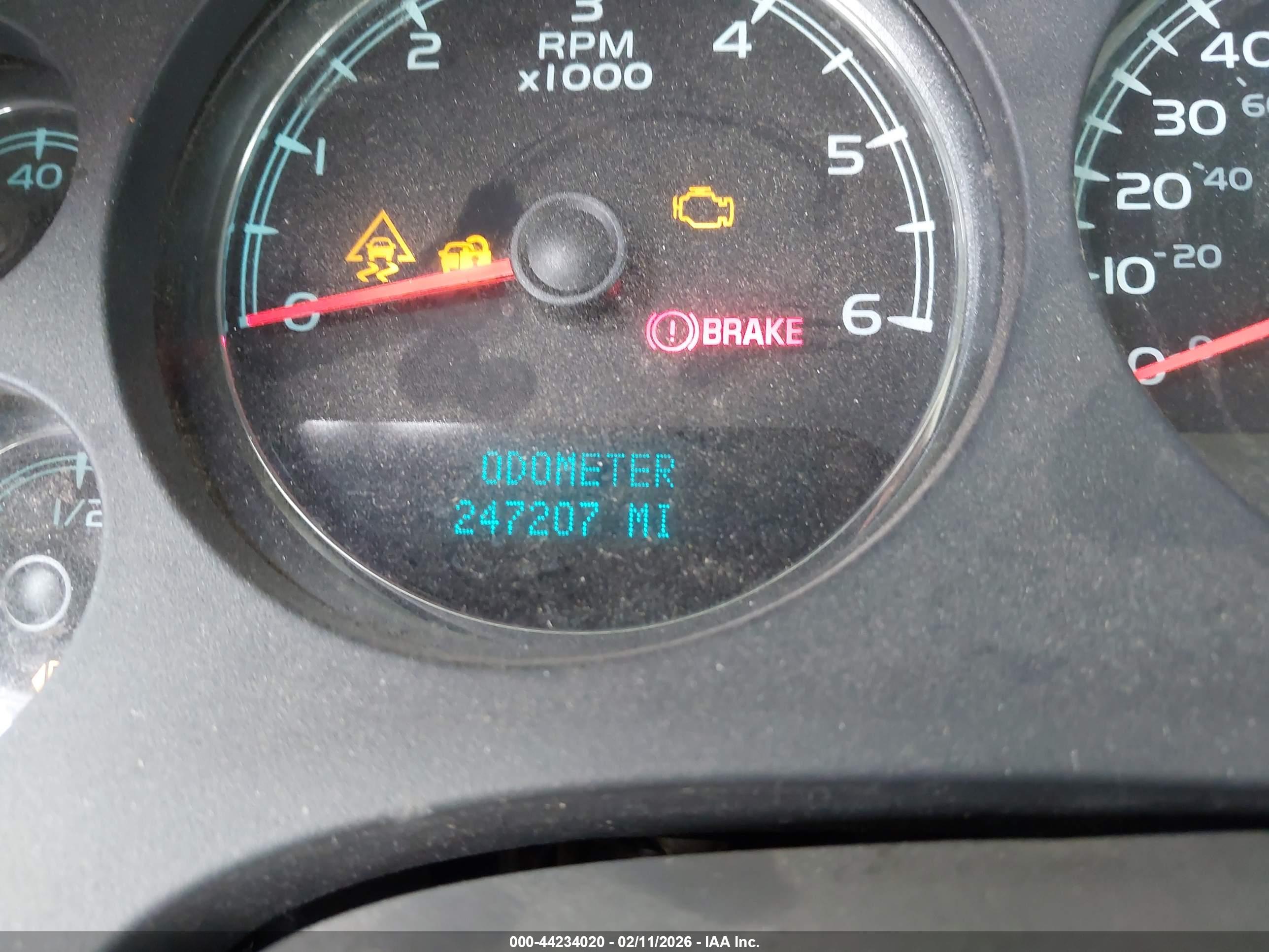 CHEVROLET SUBURBAN image 7