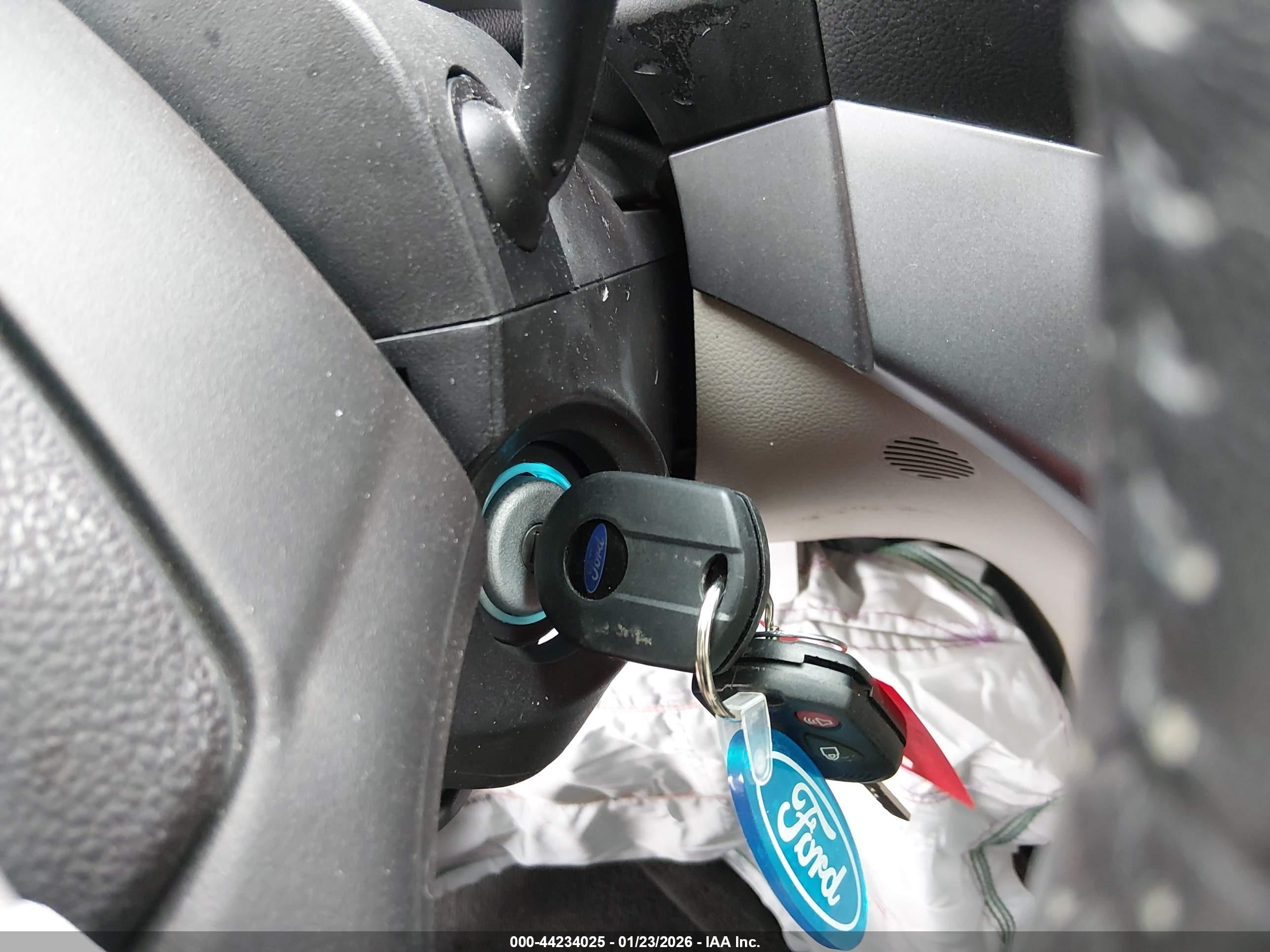 FORD ESCAPE image 11