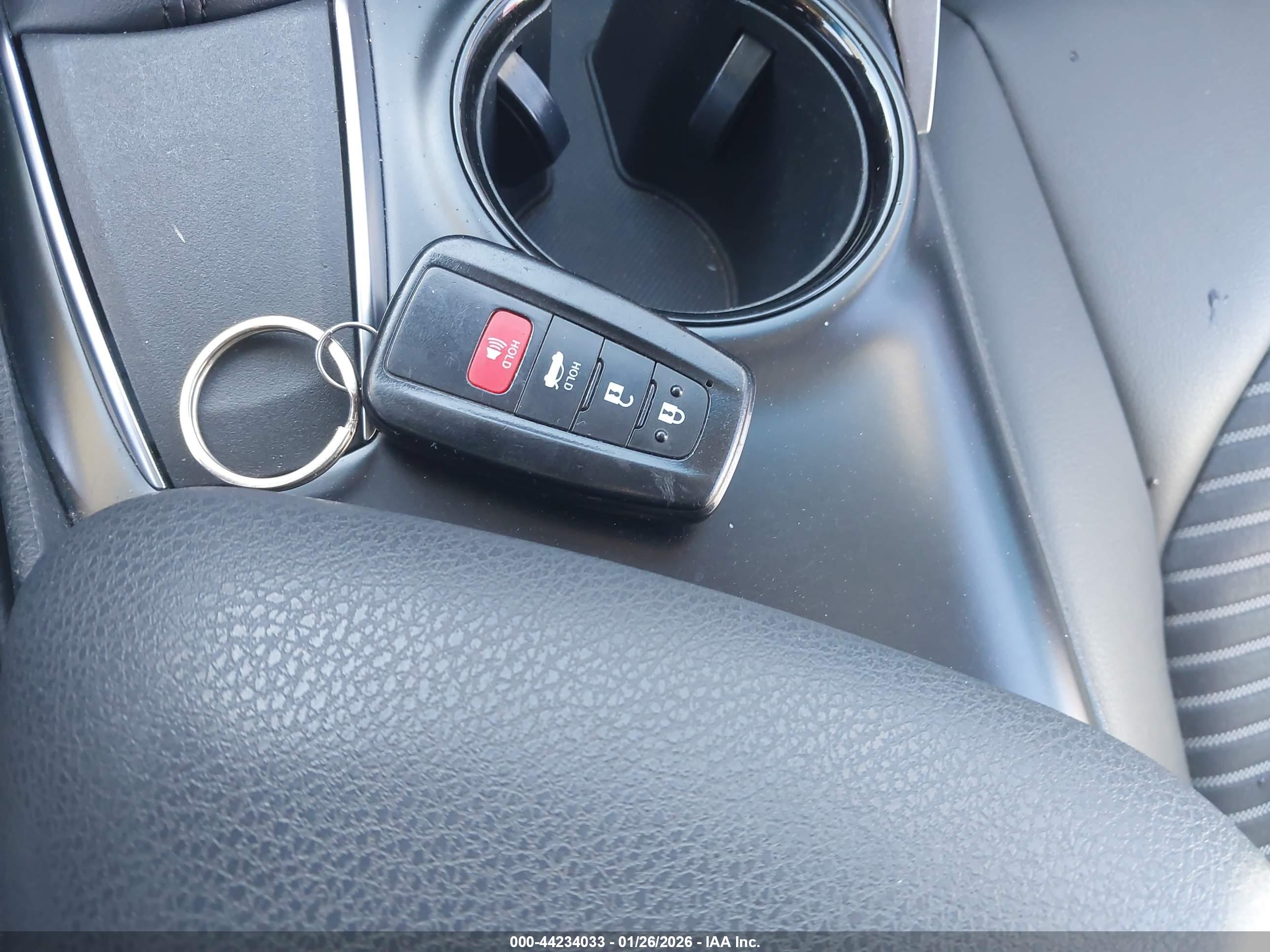 TOYOTA CAMRY image 11