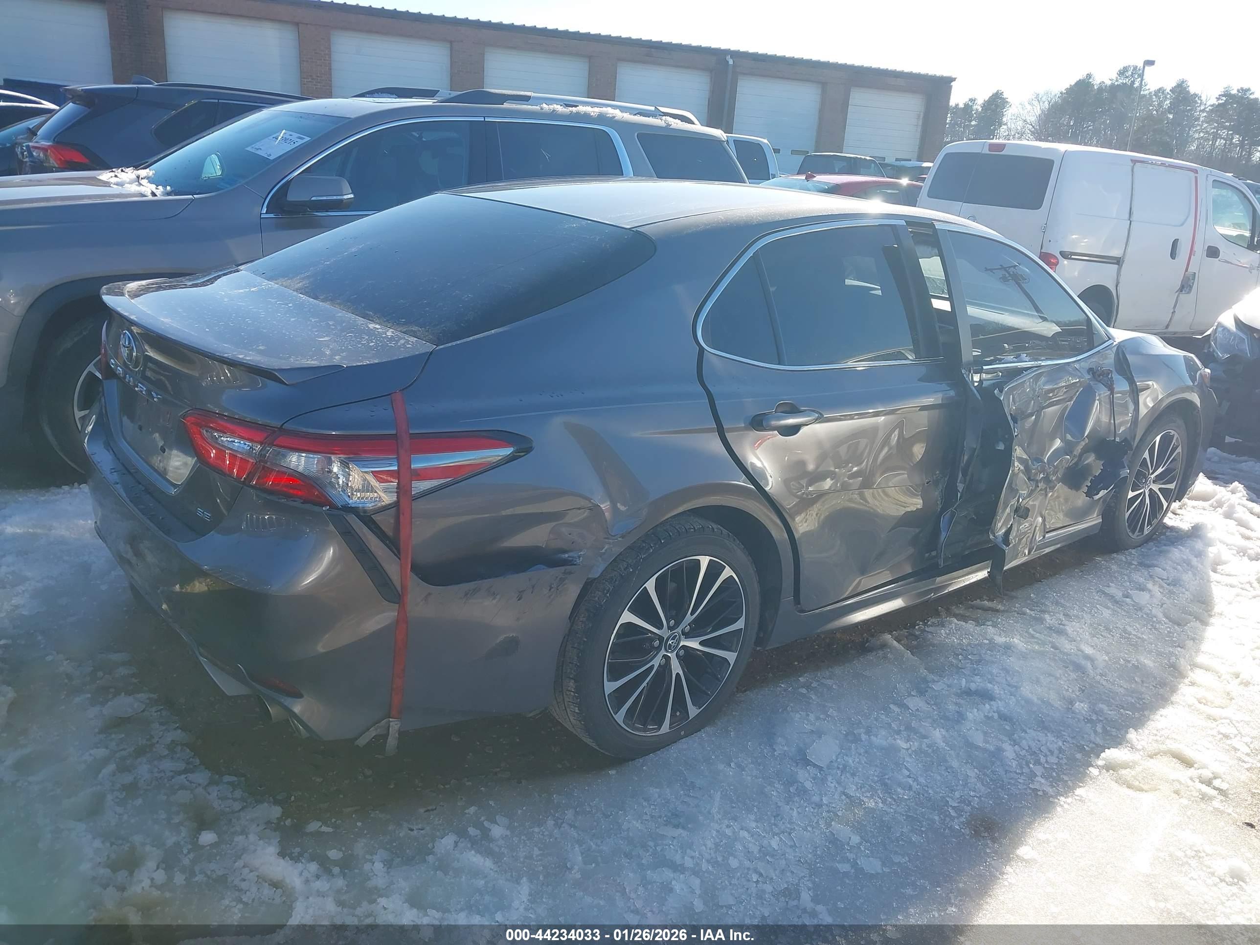 TOYOTA CAMRY image 4