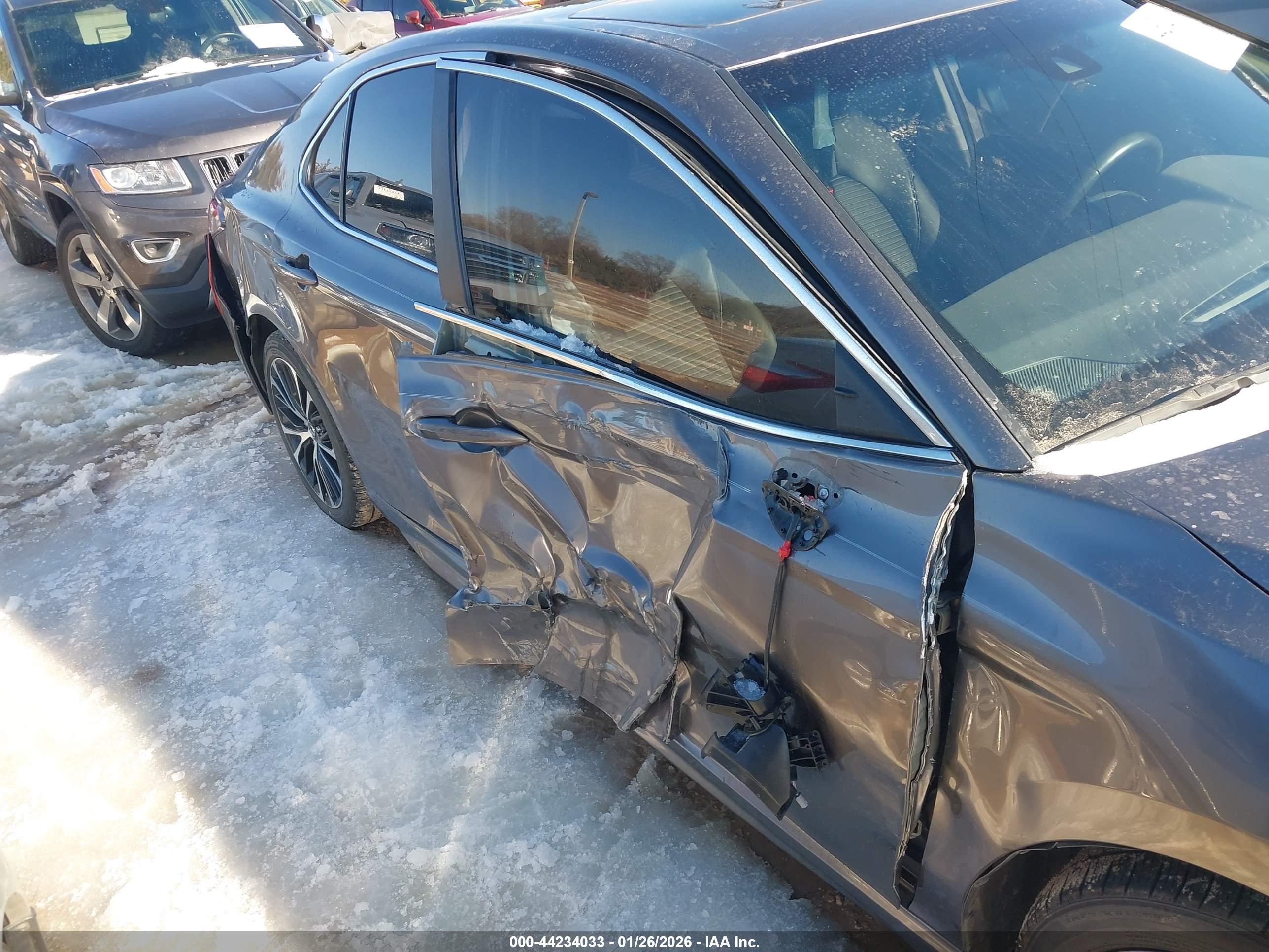 TOYOTA CAMRY image 6