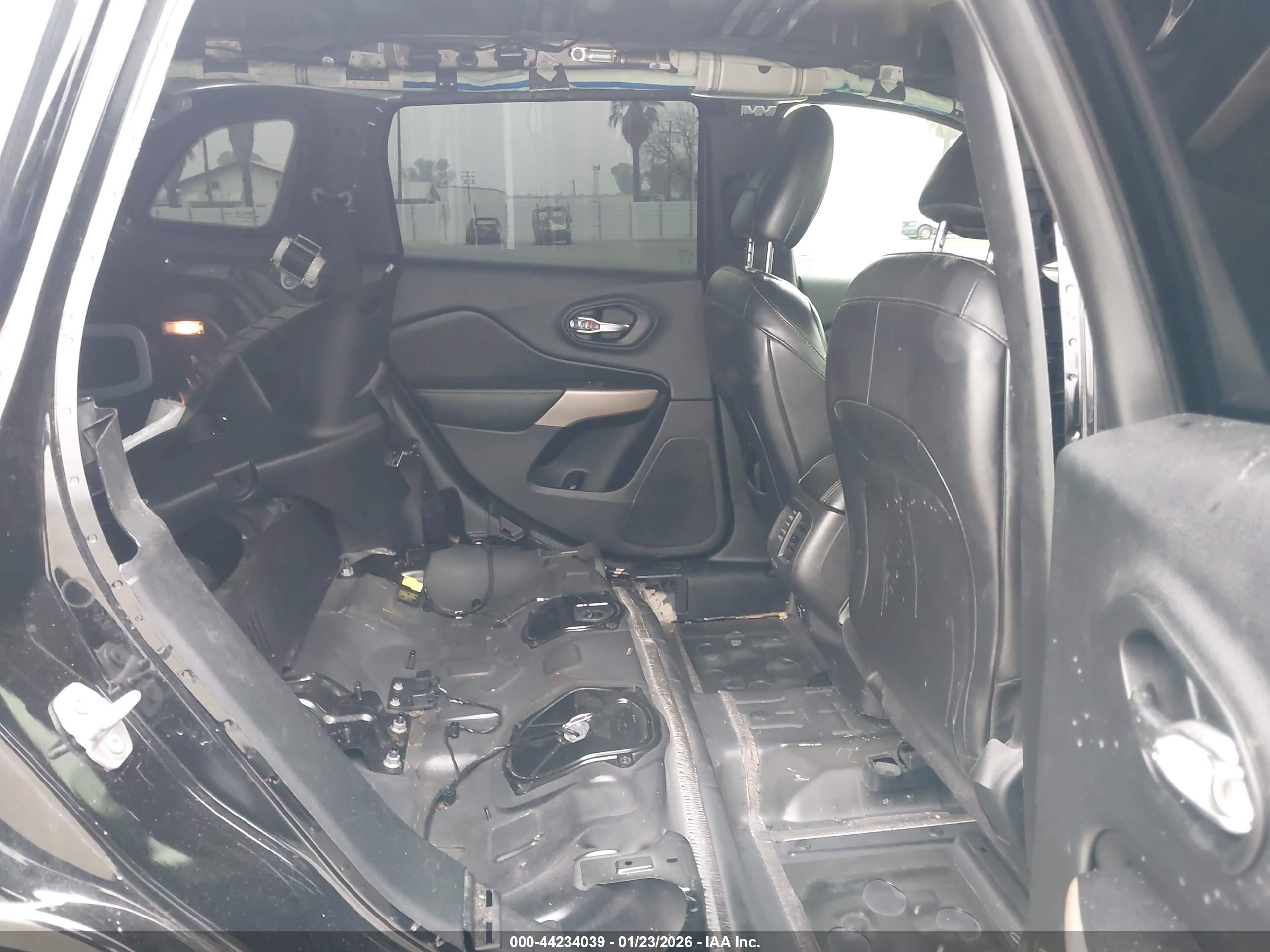 JEEP CHEROKEE image 8