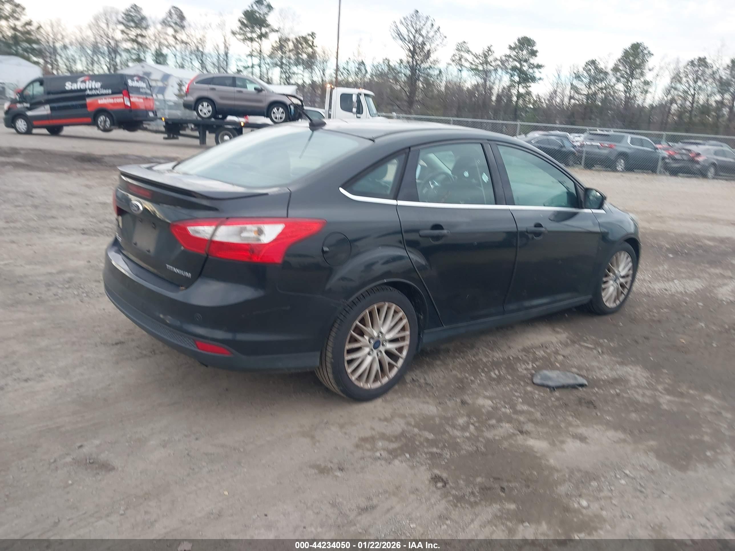 FORD FOCUS image 4