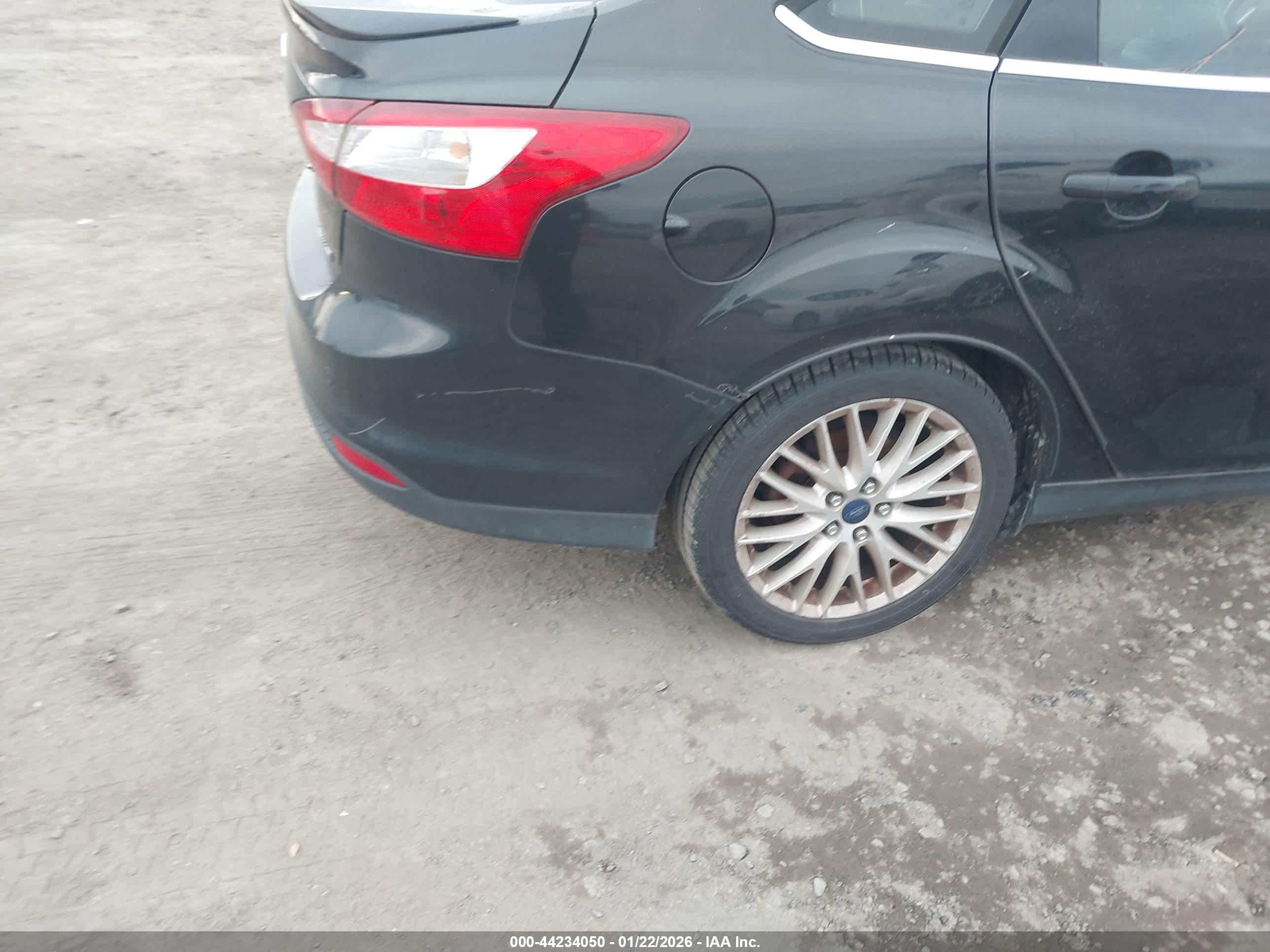FORD FOCUS image 6