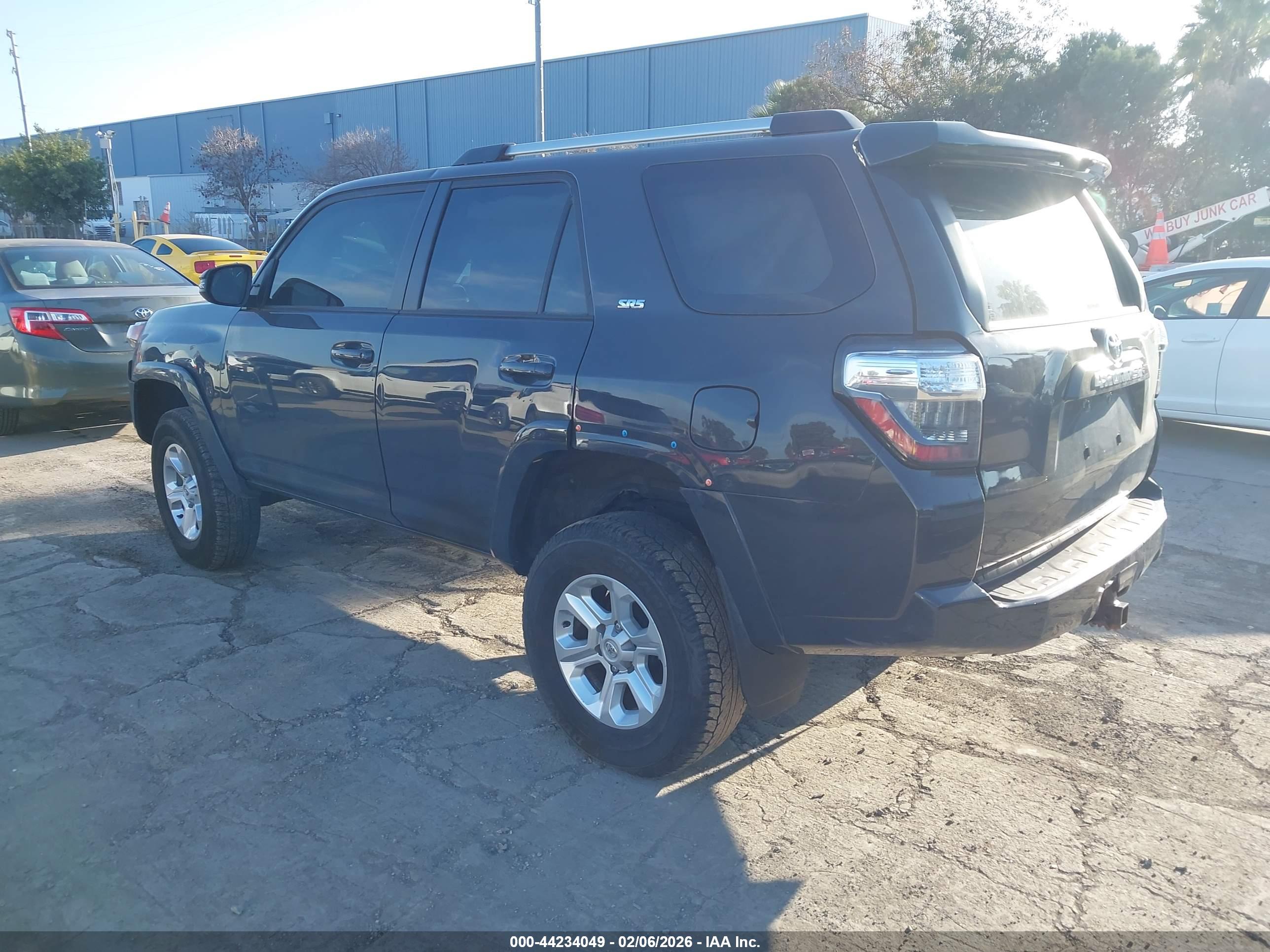 TOYOTA 4RUNNER image 3