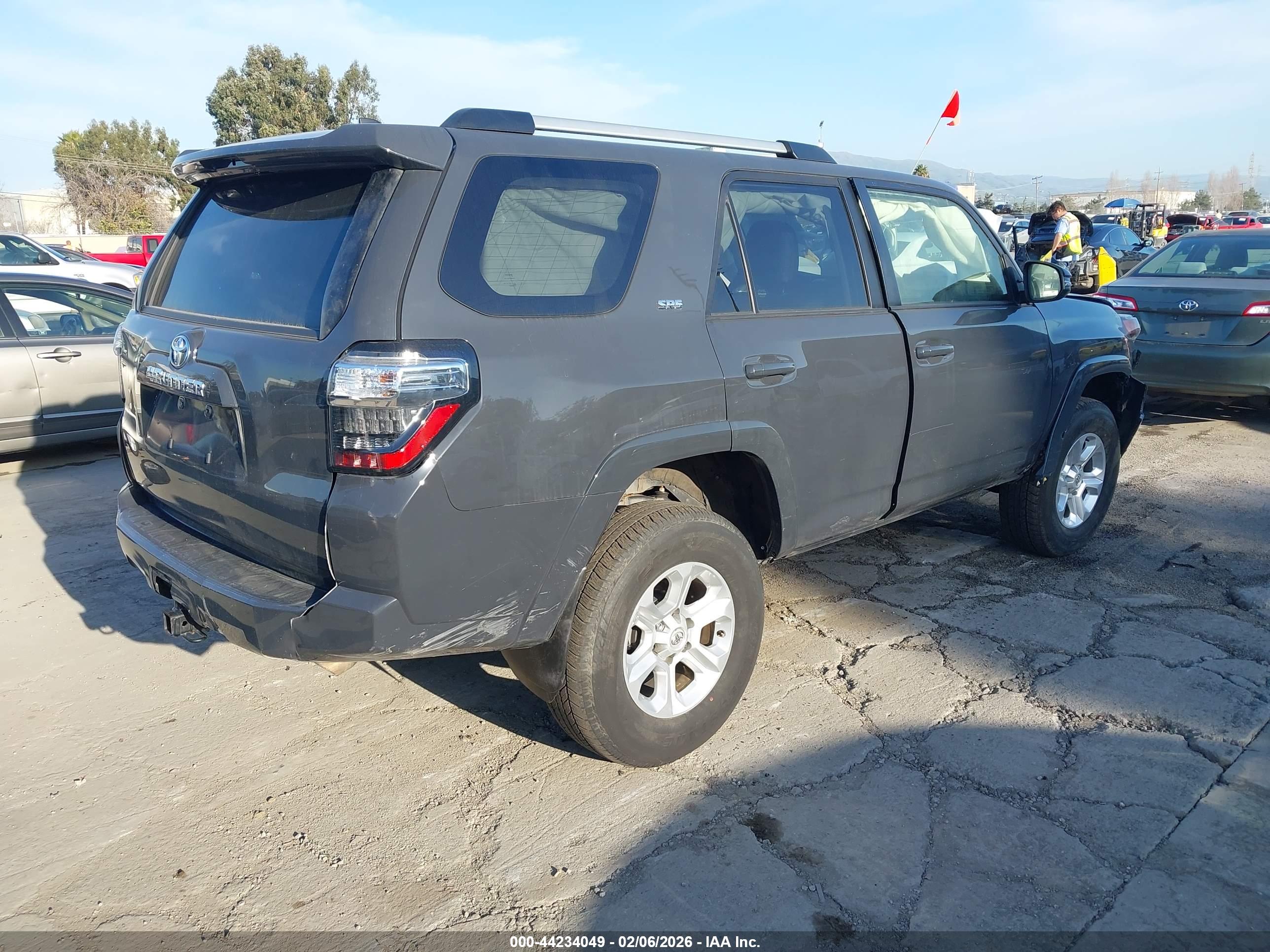 TOYOTA 4RUNNER image 4