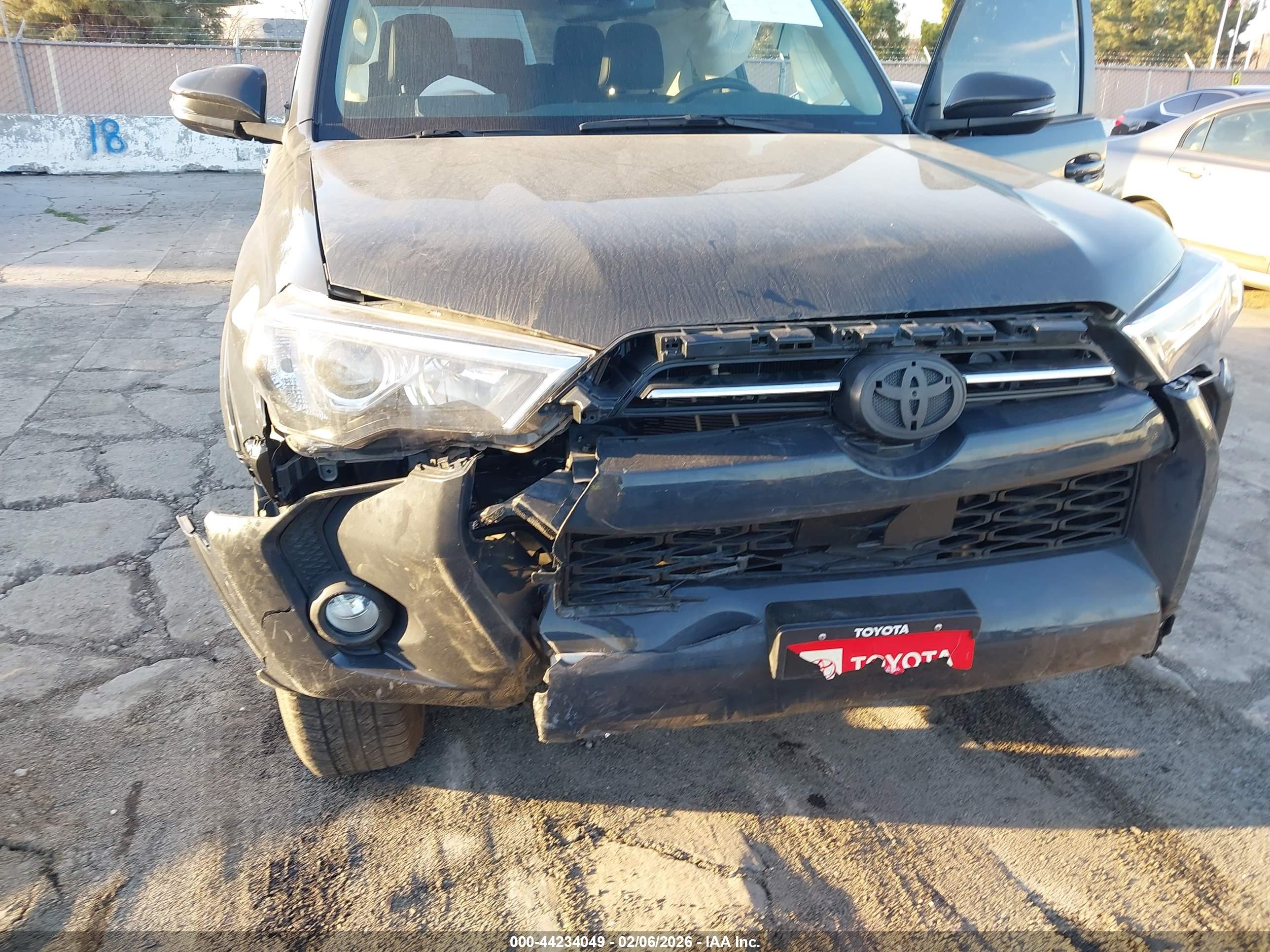 TOYOTA 4RUNNER image 6