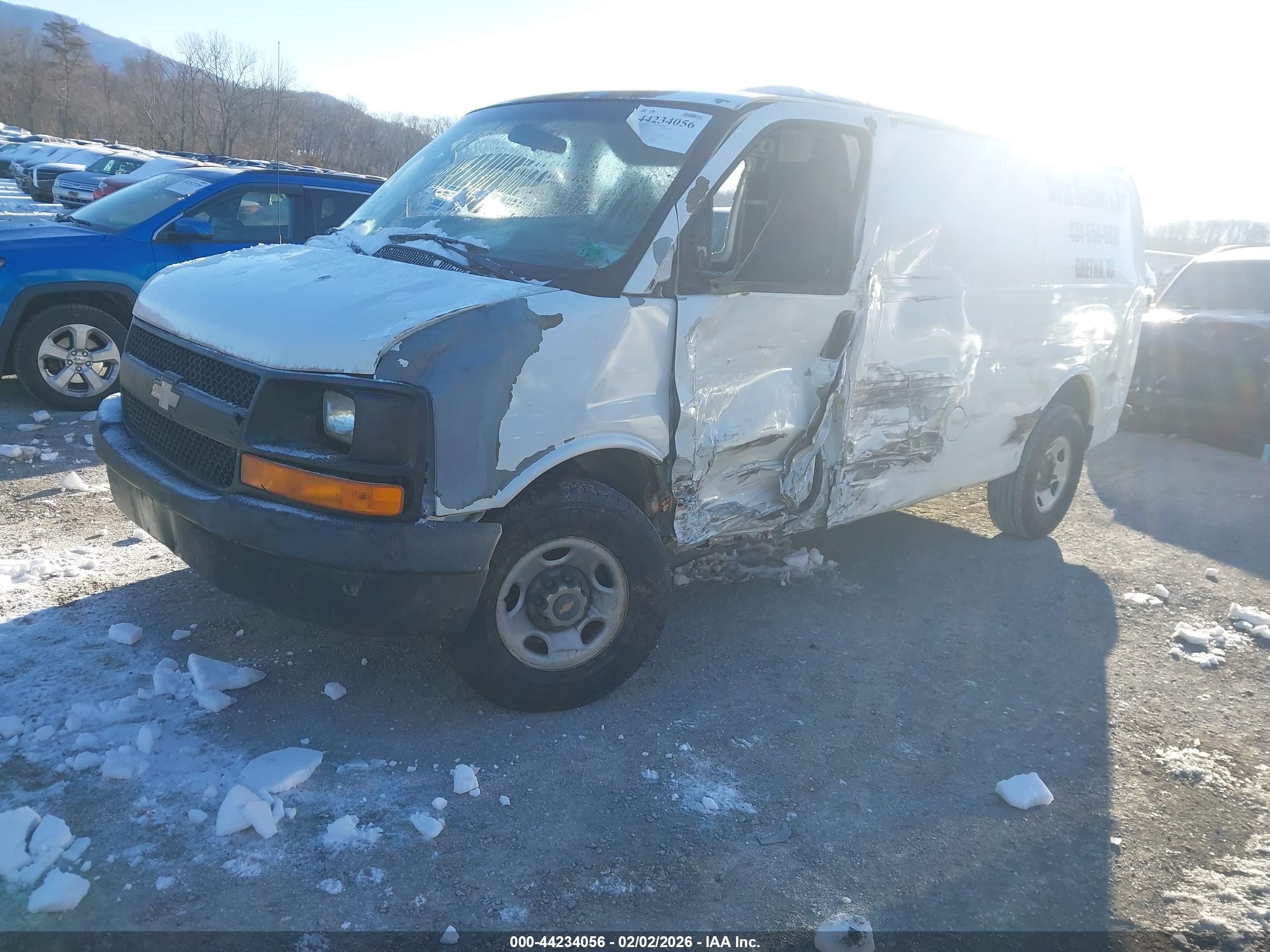 CHEVROLET EXPRESS image 2