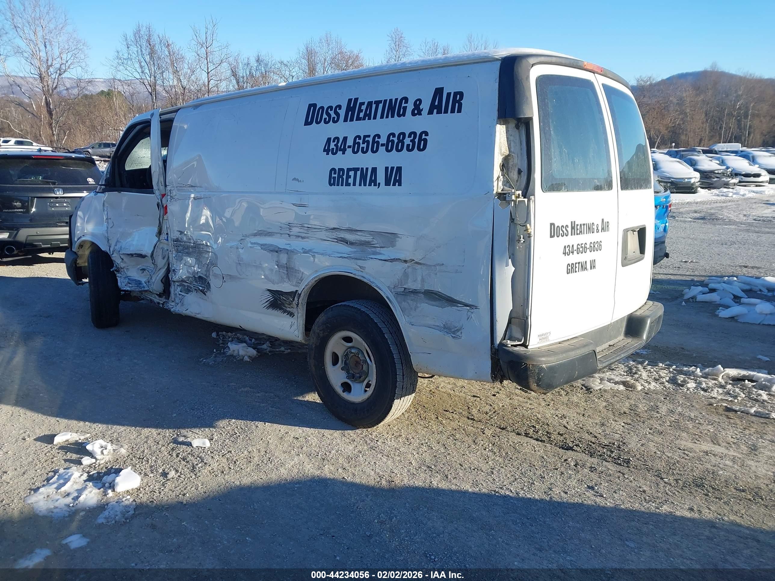 CHEVROLET EXPRESS image 3