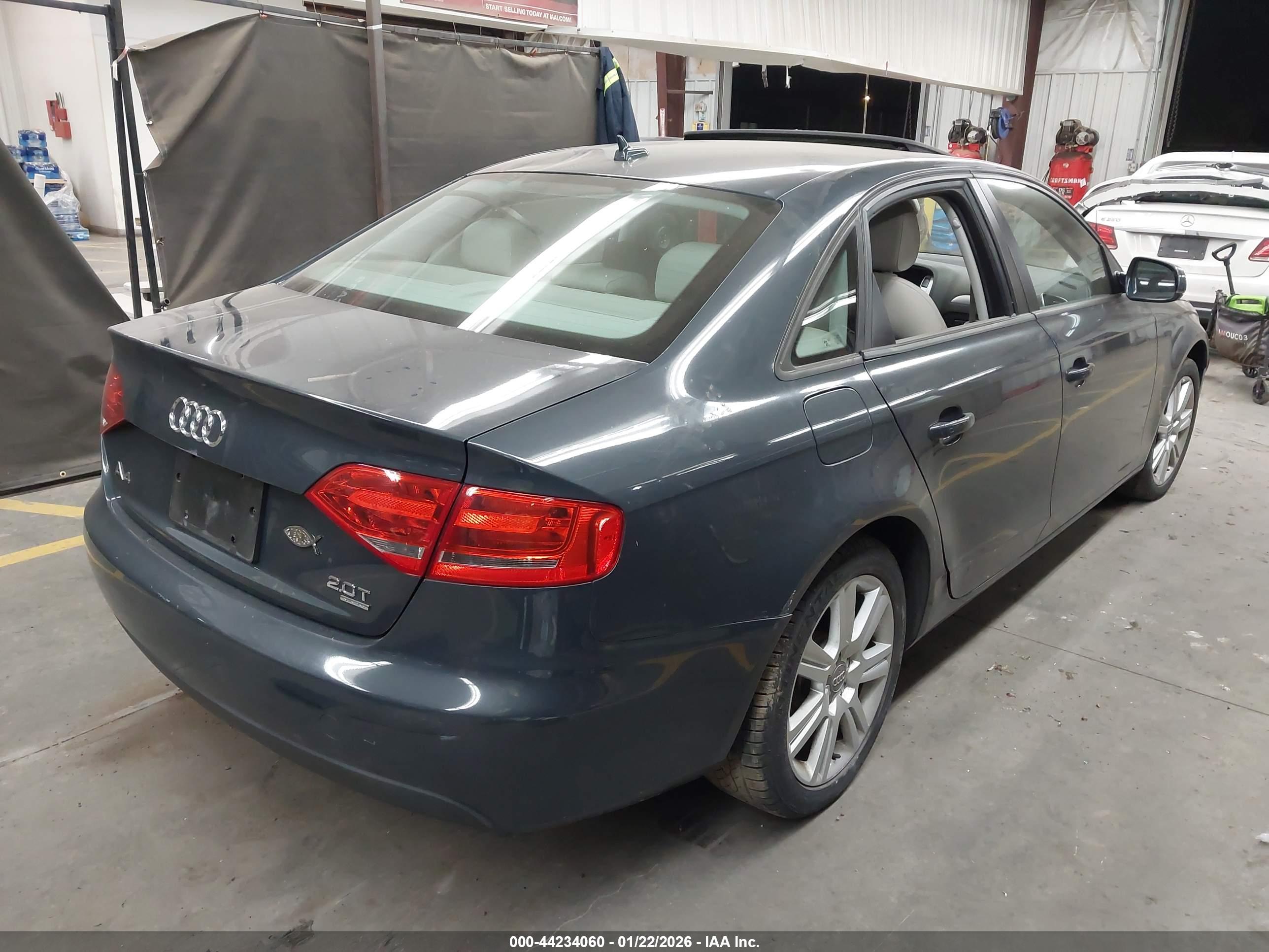 AUDI A4 image 4