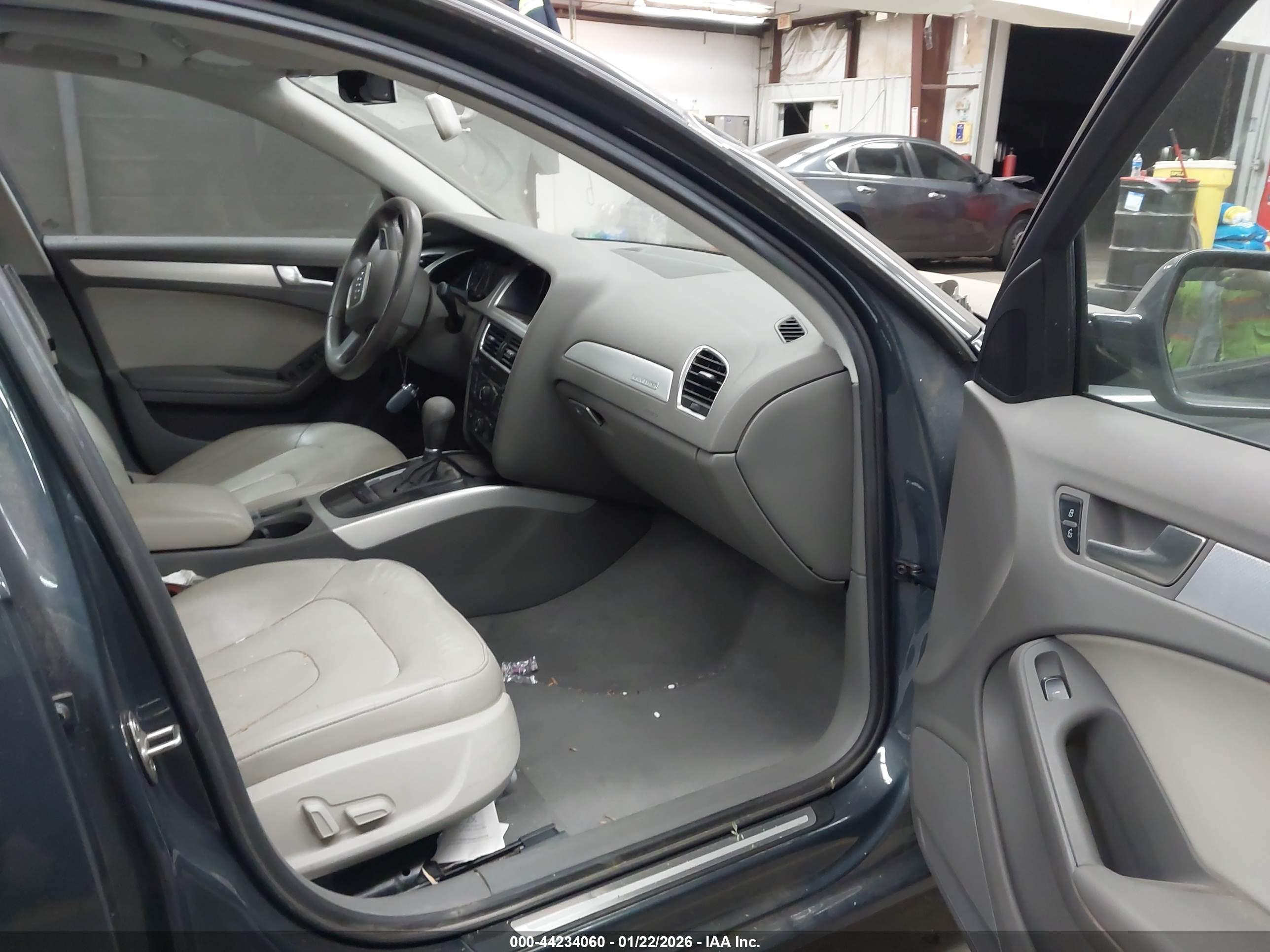 AUDI A4 image 5