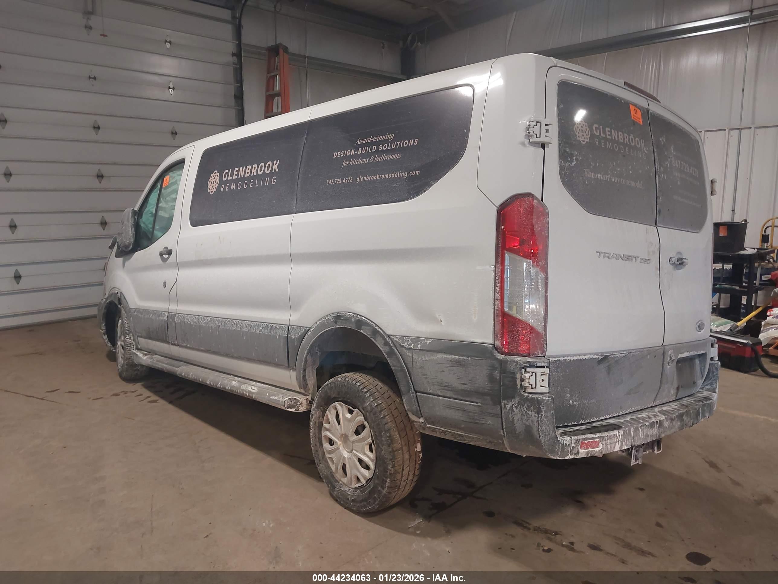 FORD TRANSIT-250 image 3