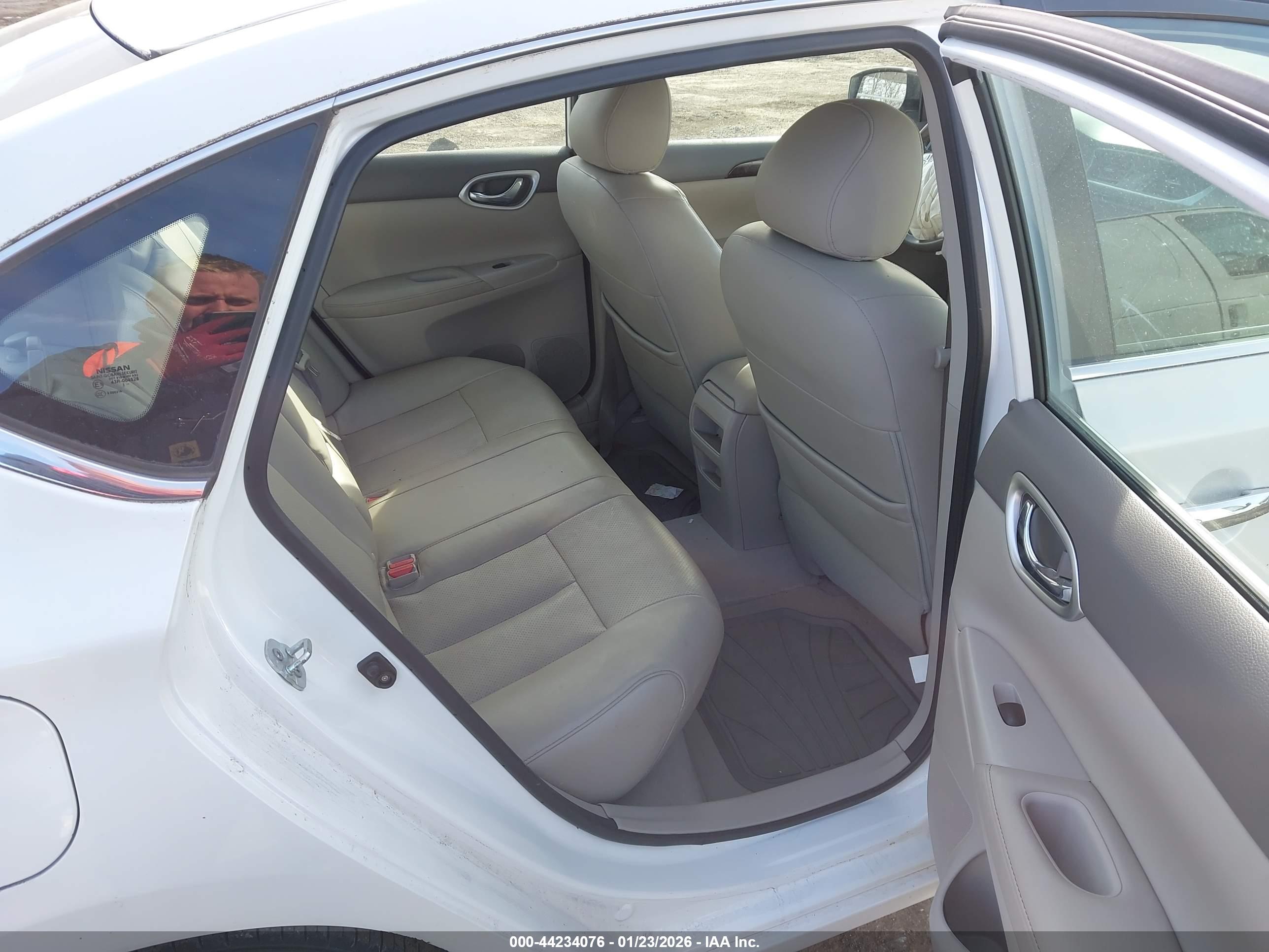 NISSAN SENTRA image 8
