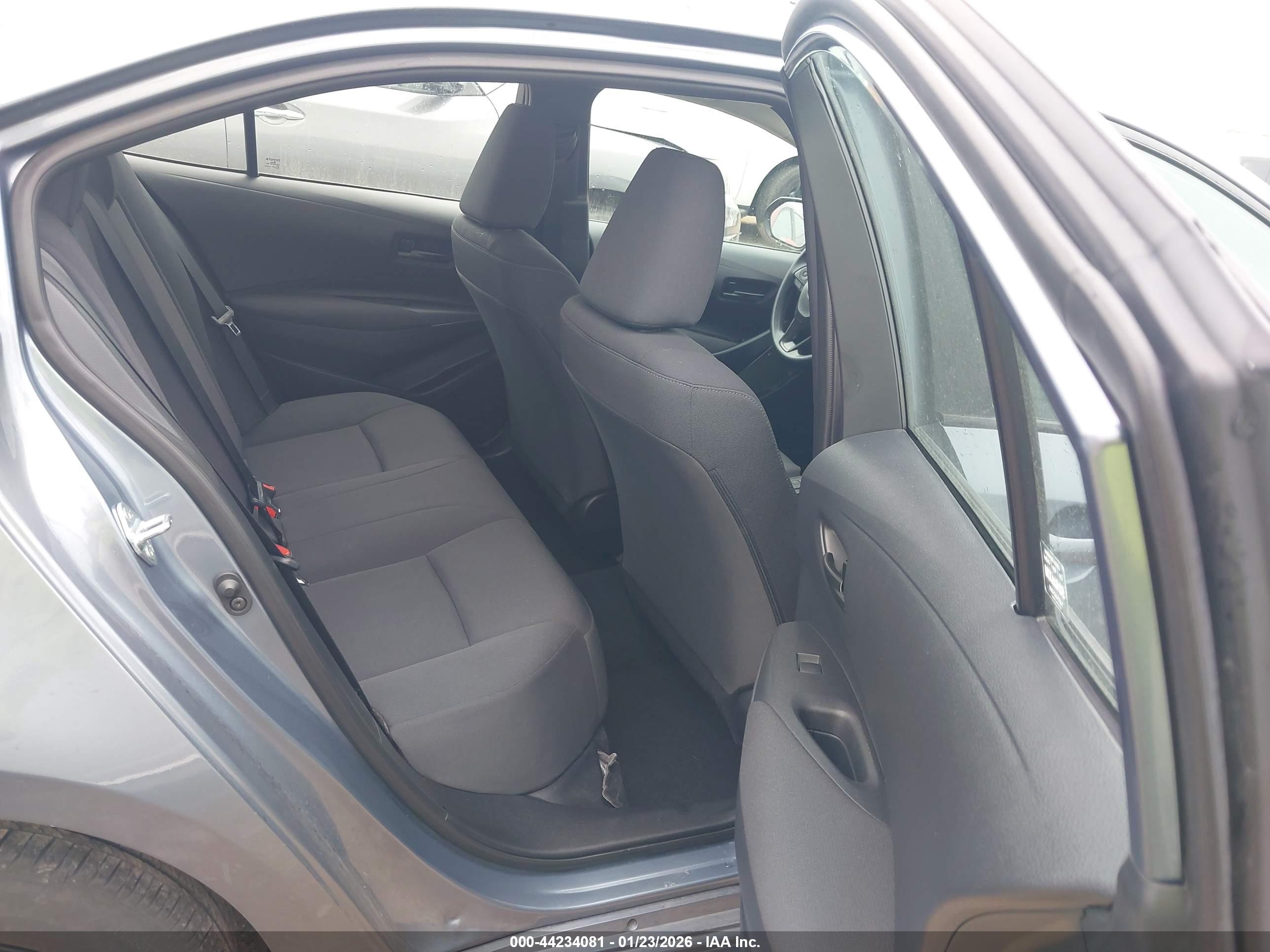 TOYOTA COROLLA image 8