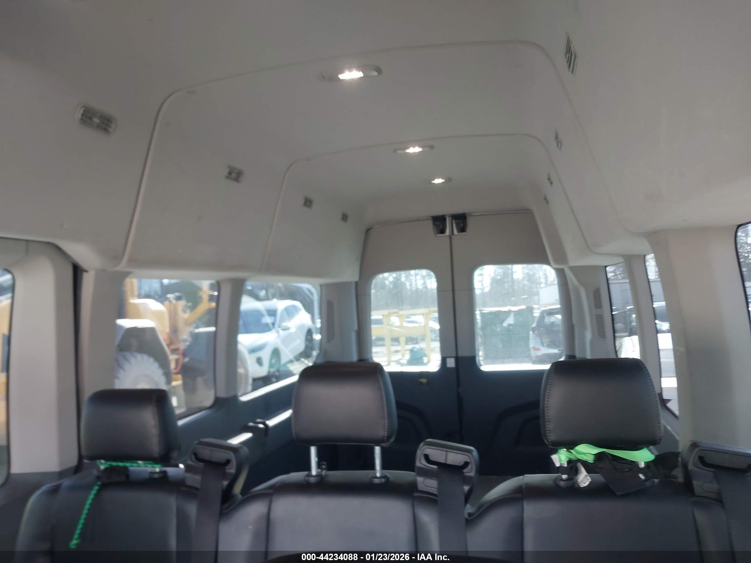 FORD TRANSIT-350 image 8