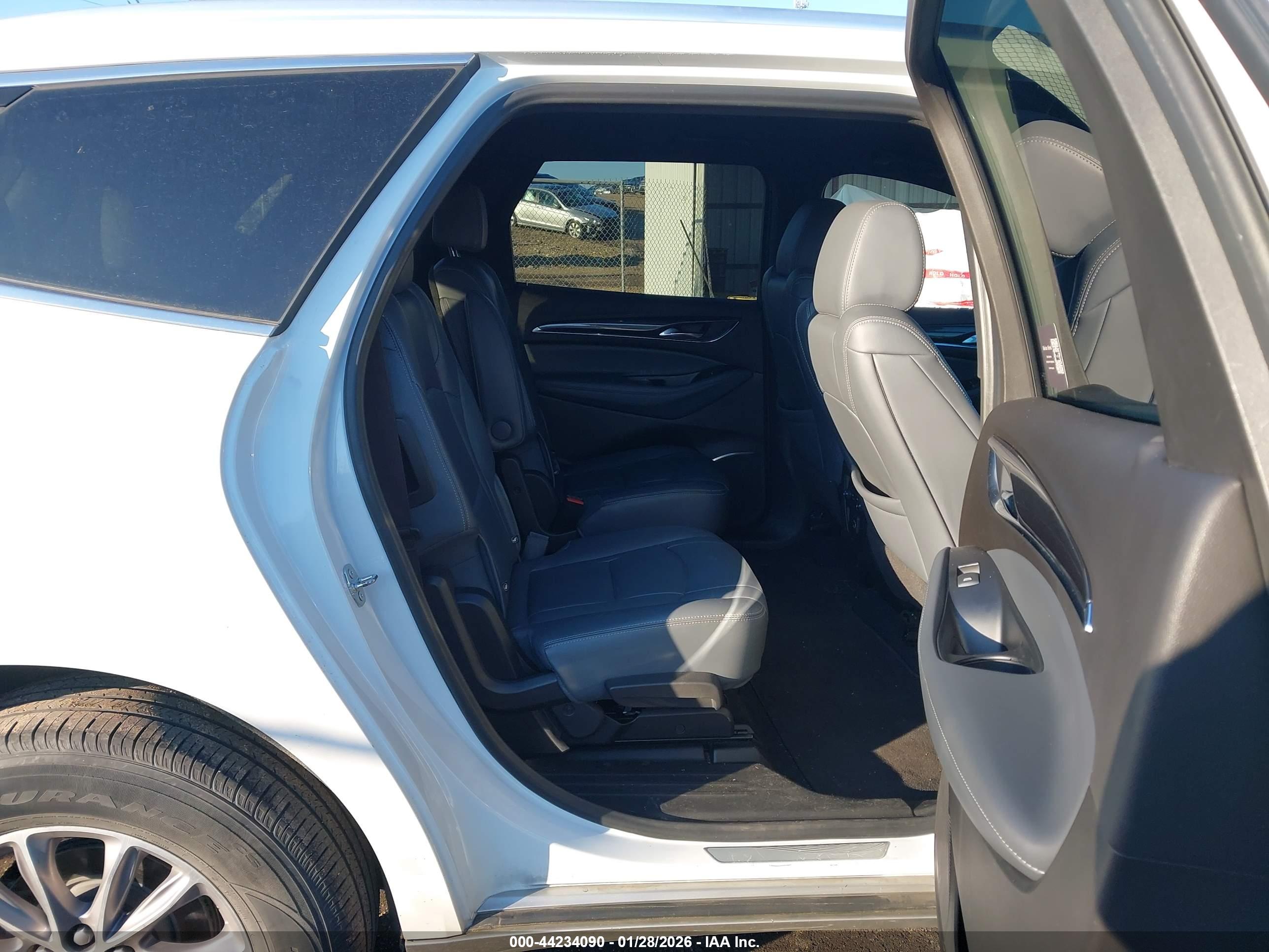 BUICK ENCLAVE image 8