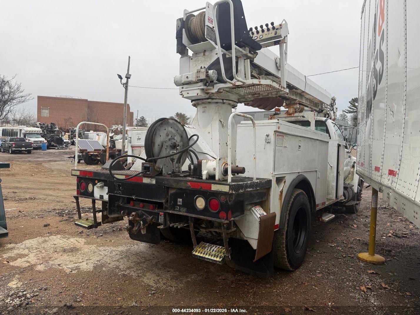 FORD F-750 image 3