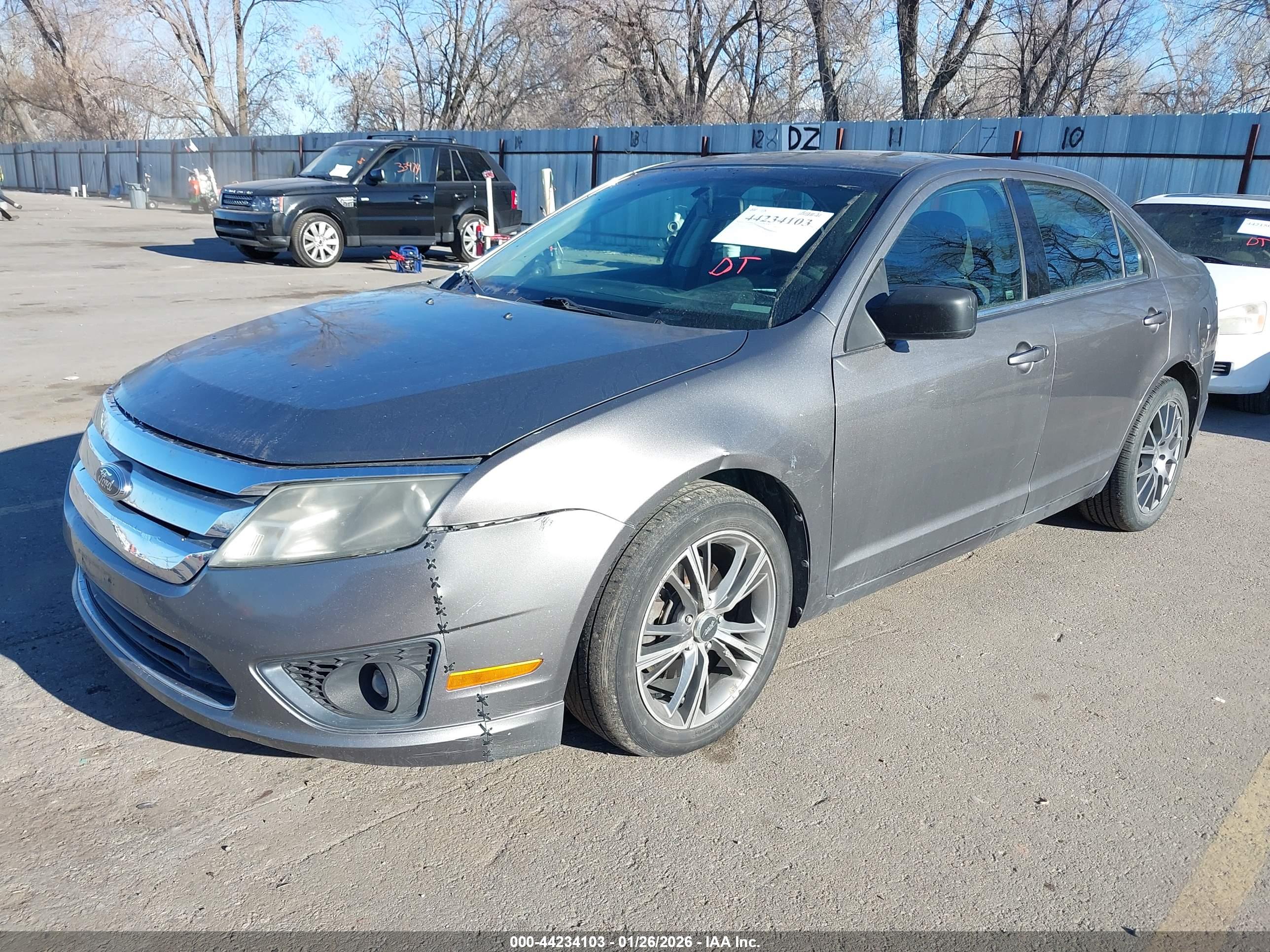 FORD FUSION image 2