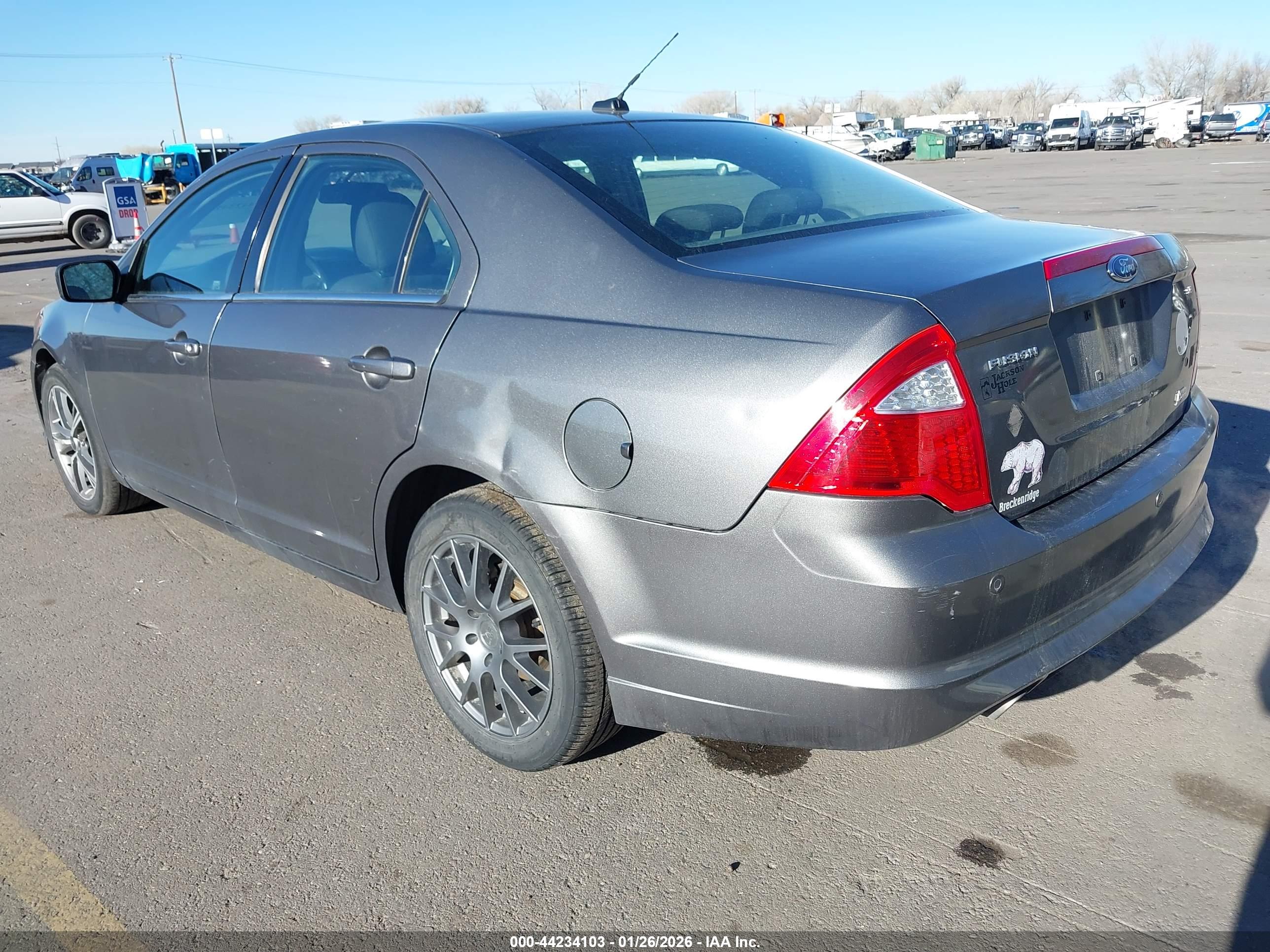 FORD FUSION image 3