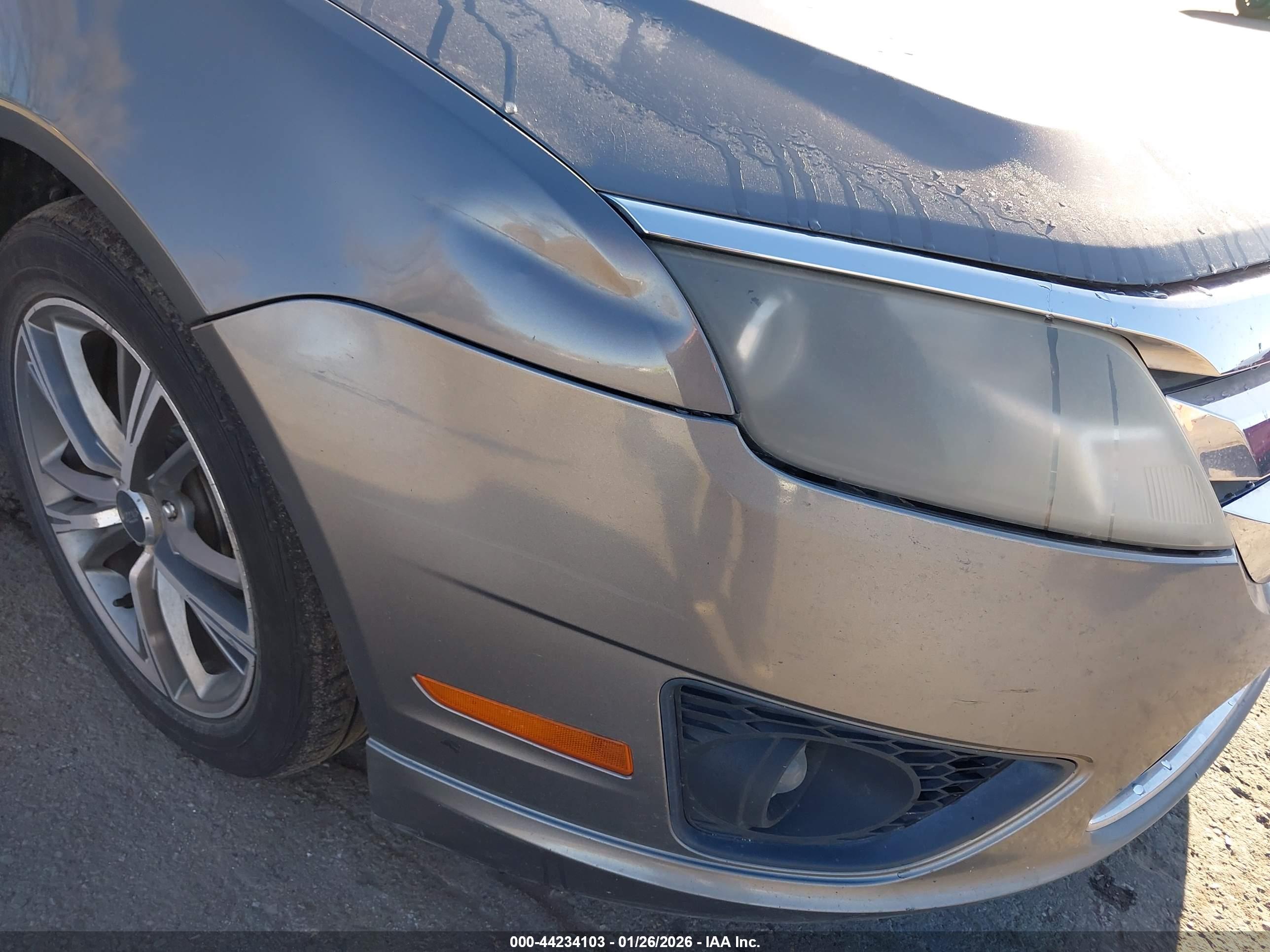 FORD FUSION image 6