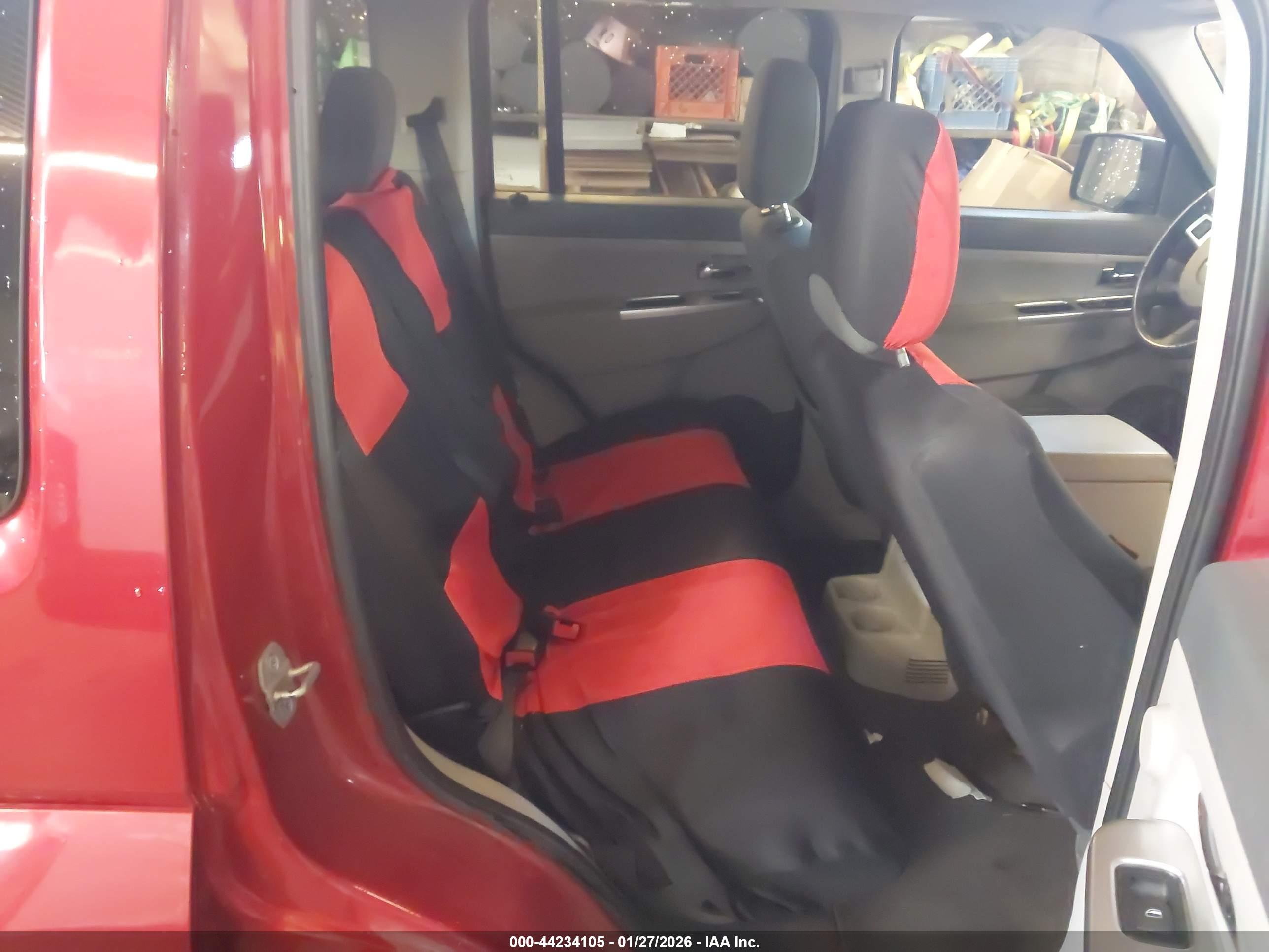 JEEP LIBERTY image 8