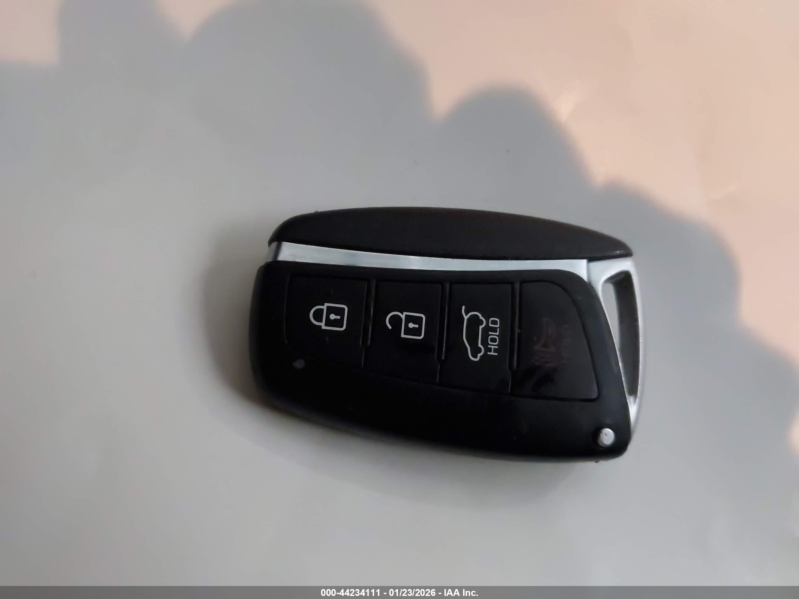 HYUNDAI SANTA image 11