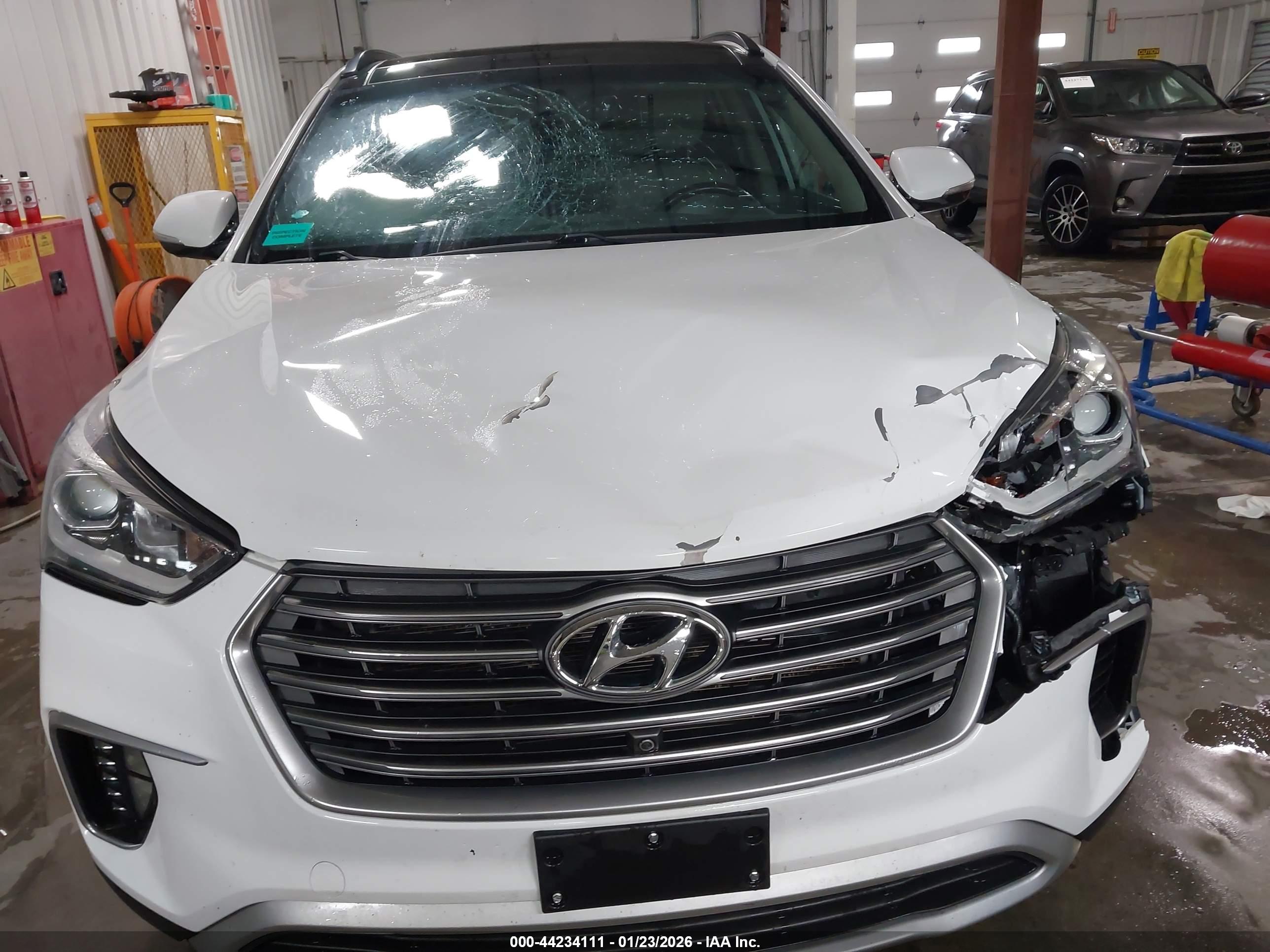 HYUNDAI SANTA image 6