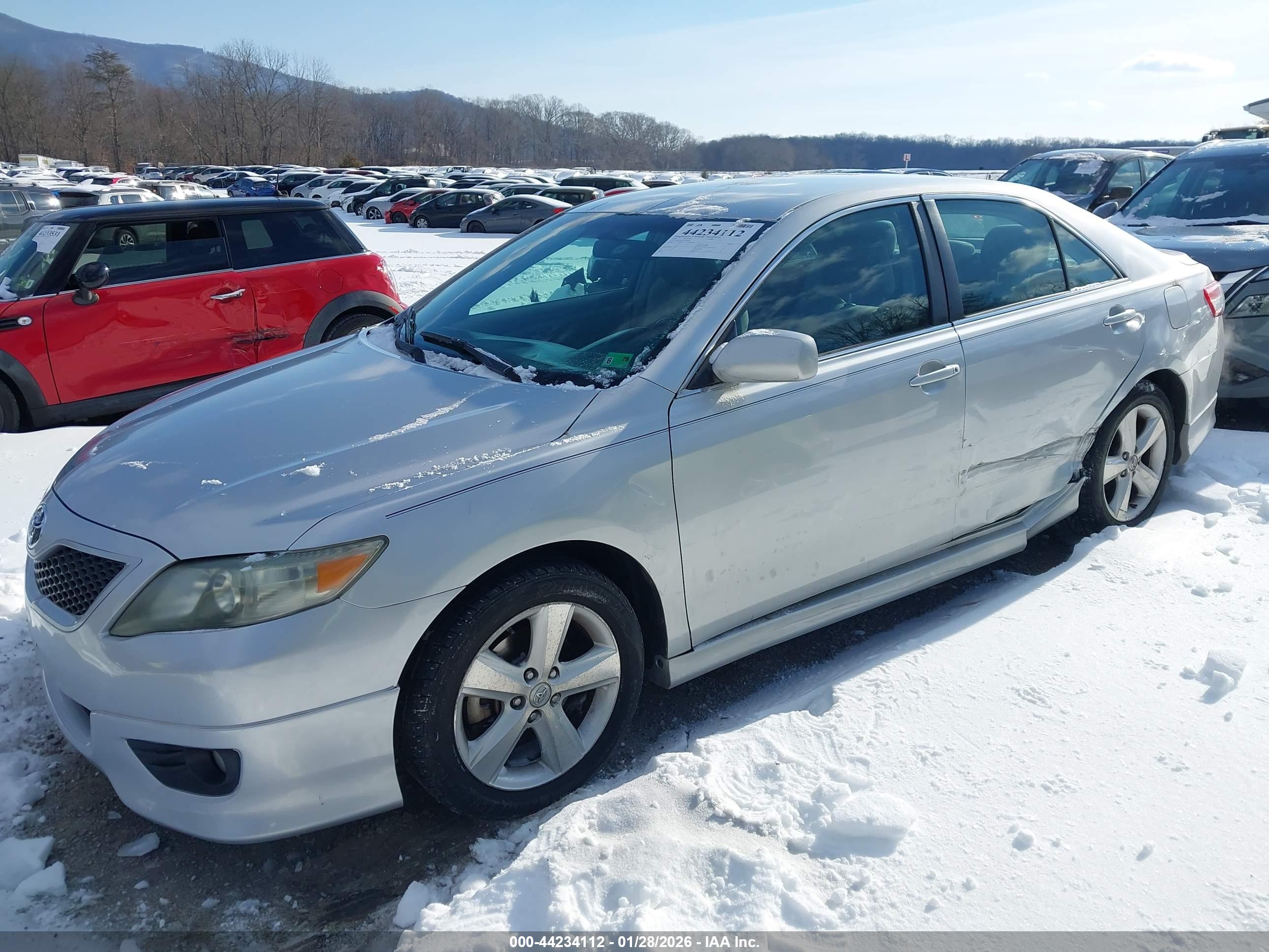 TOYOTA CAMRY image 2