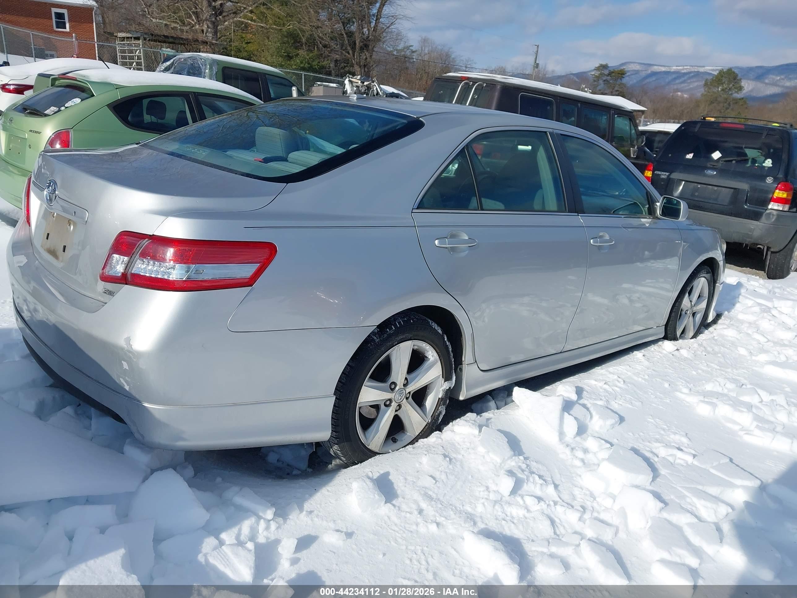 TOYOTA CAMRY image 4
