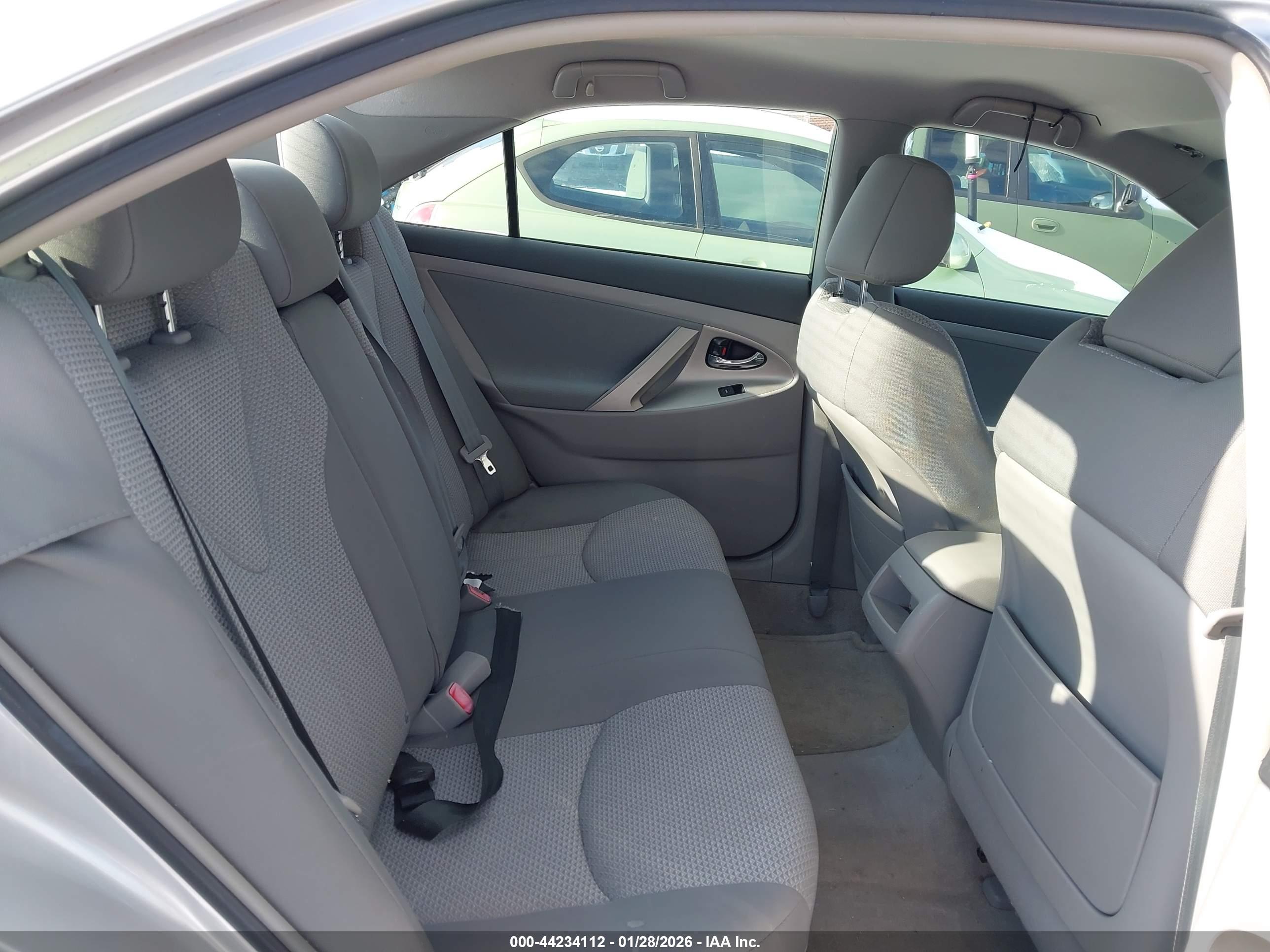 TOYOTA CAMRY image 8