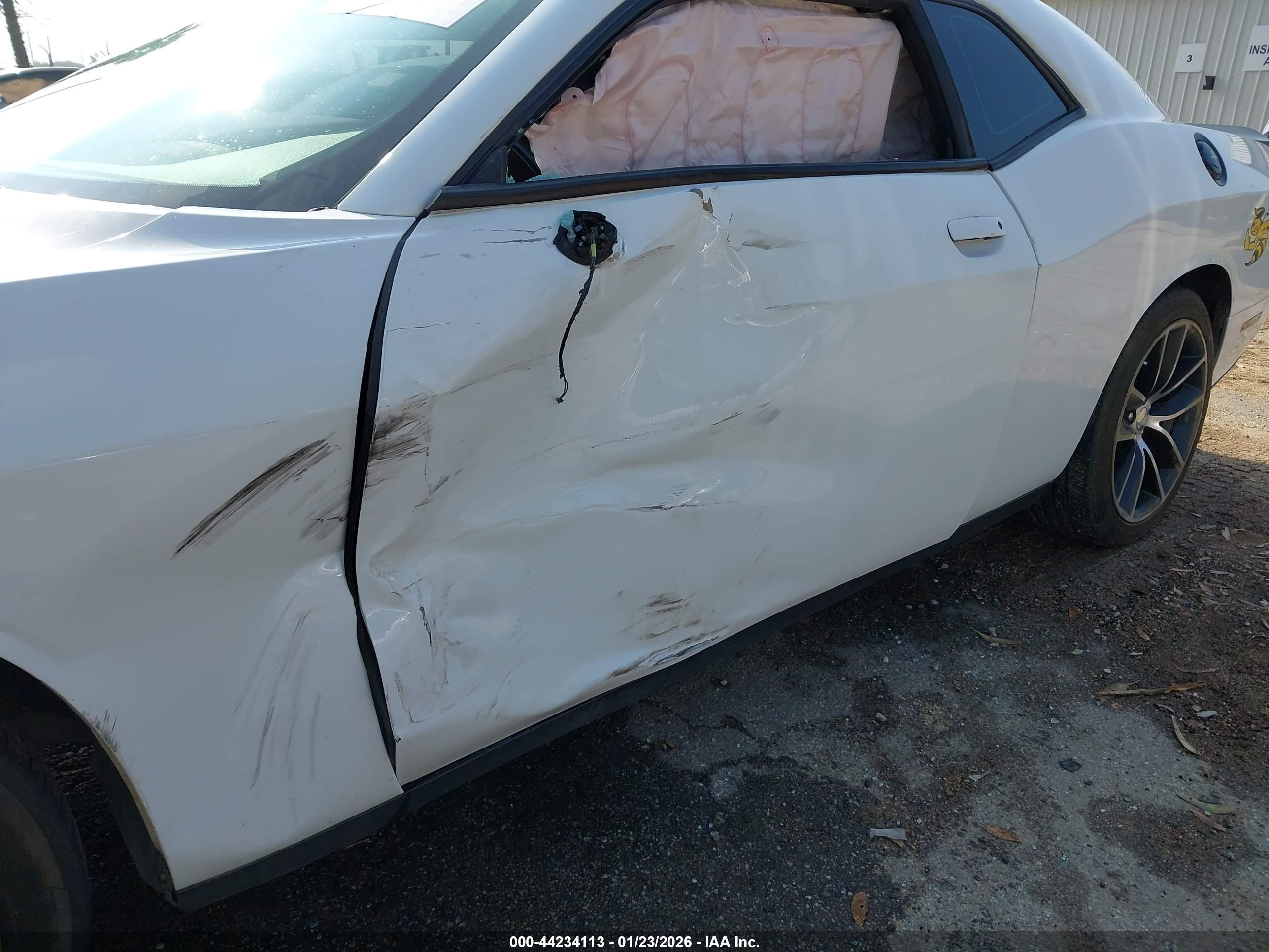 DODGE CHALLENGER image 6