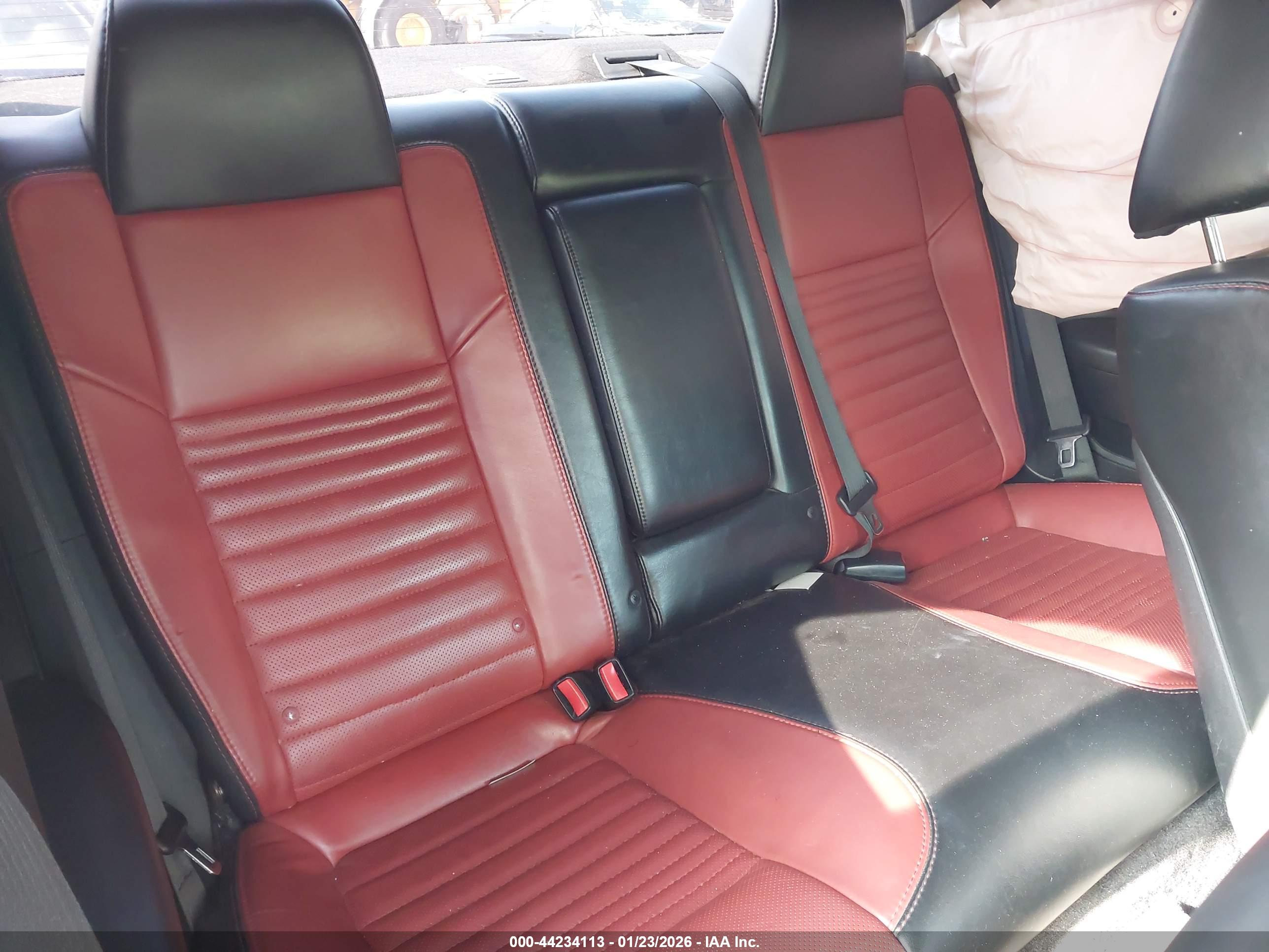 DODGE CHALLENGER image 8