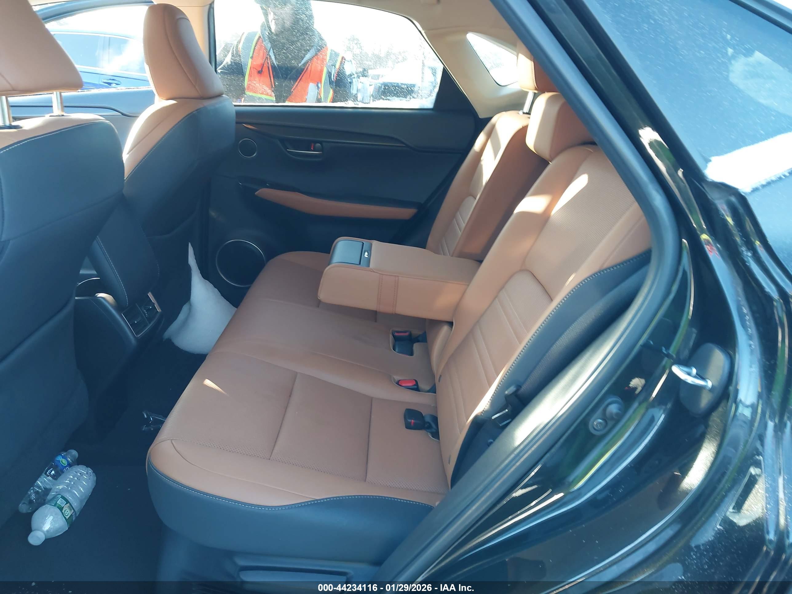 LEXUS NX image 8