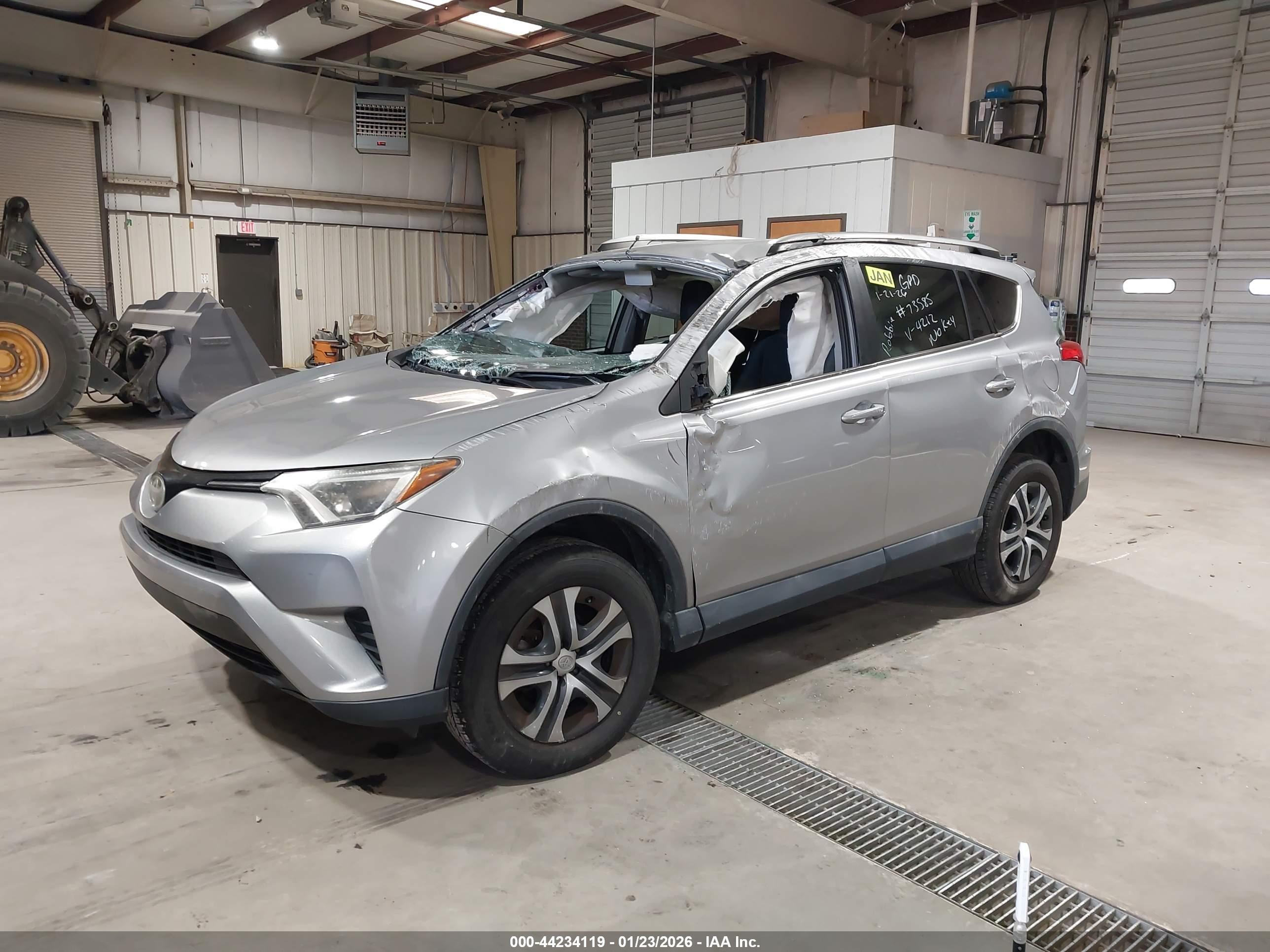 TOYOTA RAV4 image 2