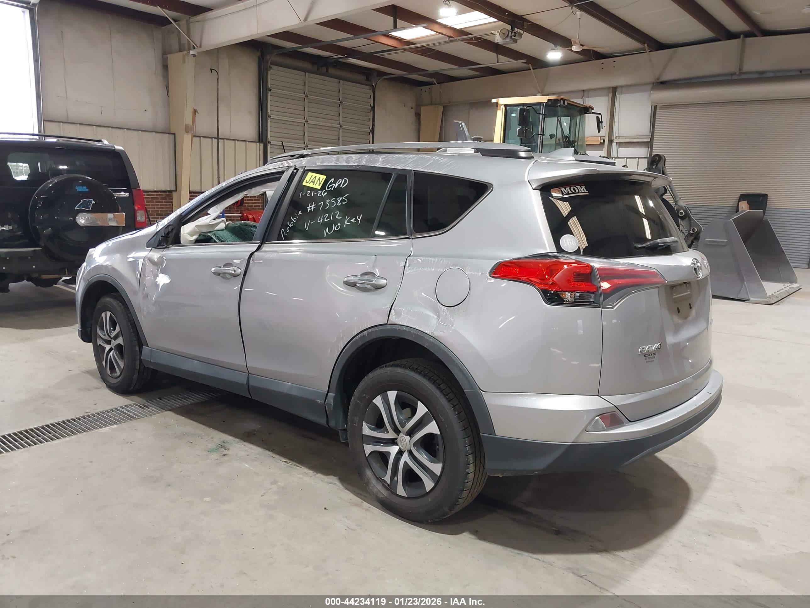 TOYOTA RAV4 image 3