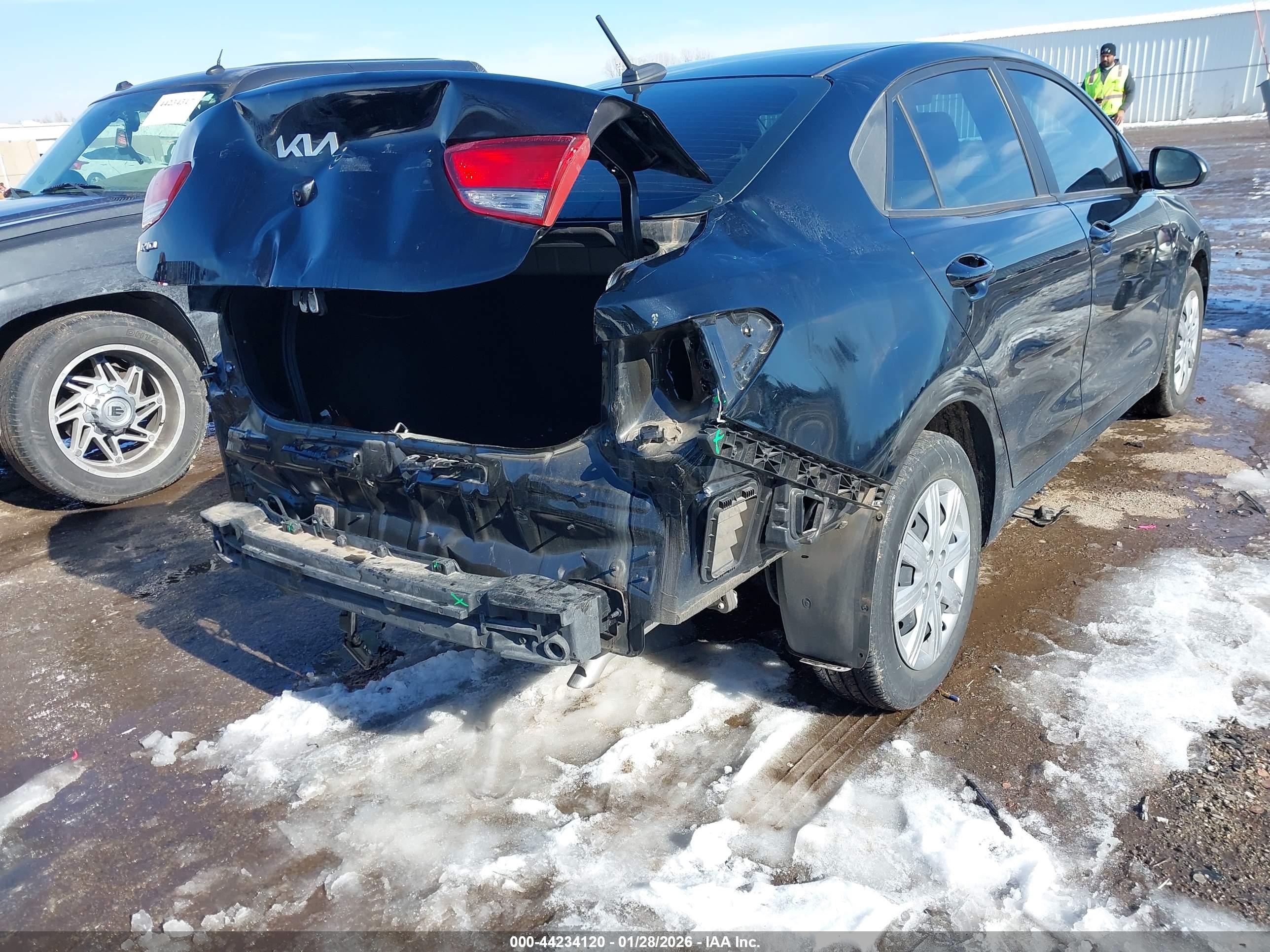 KIA RIO image 4