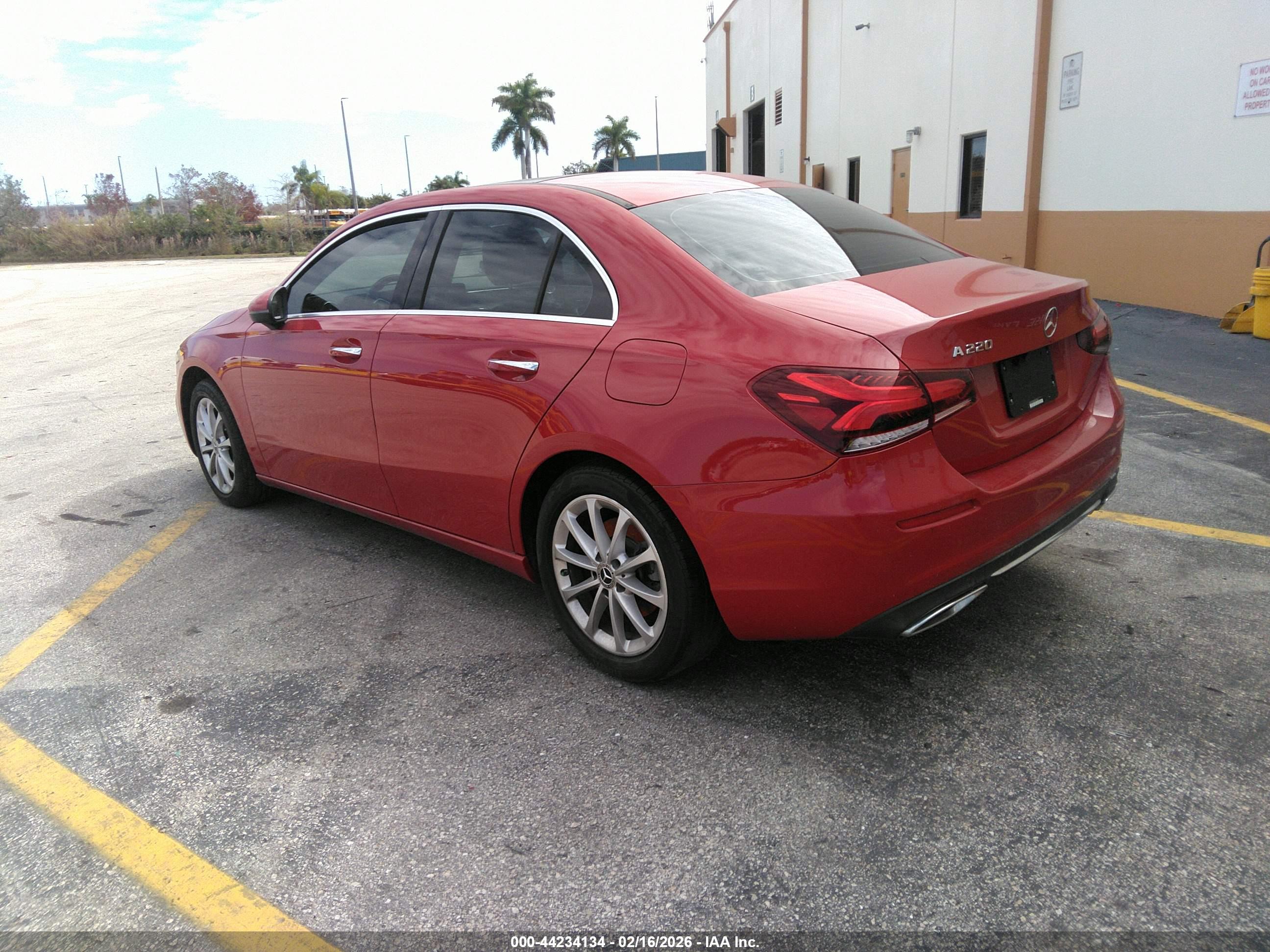 MERCEDES-BENZ A image 3