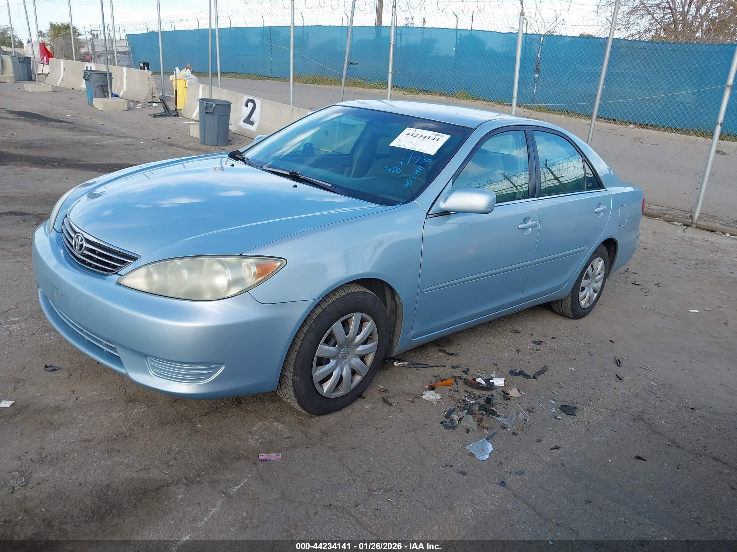 TOYOTA CAMRY image 2