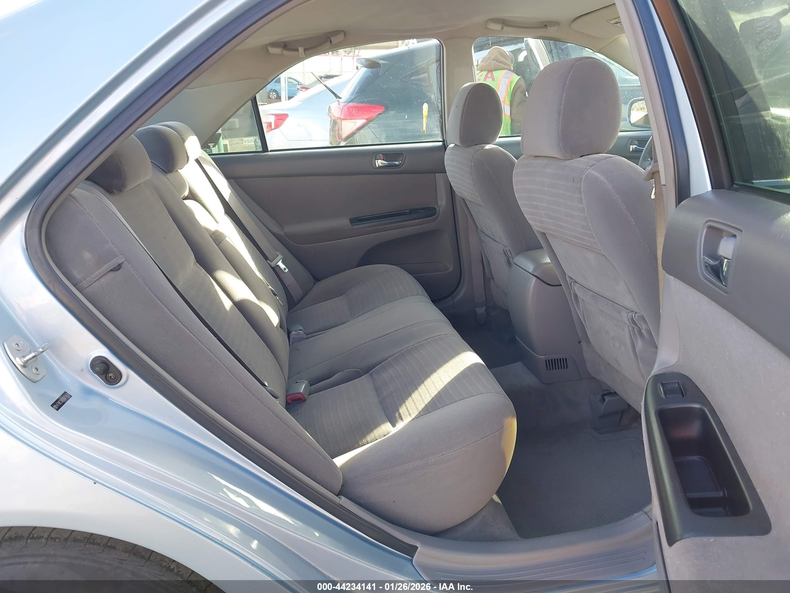TOYOTA CAMRY image 8
