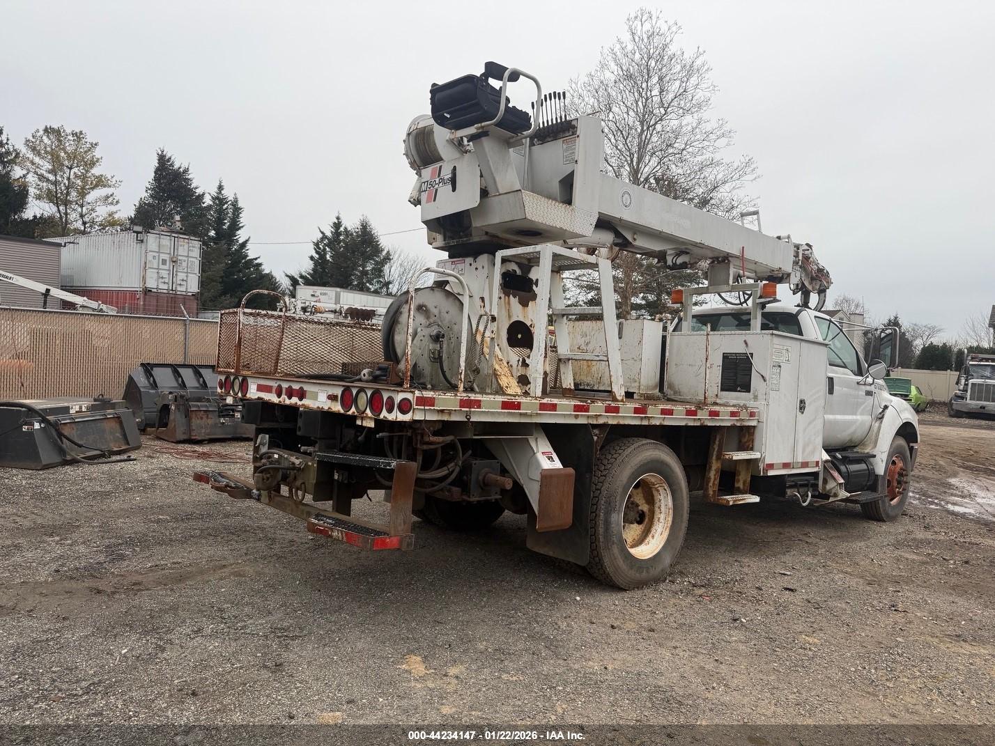 FORD F-750 image 2