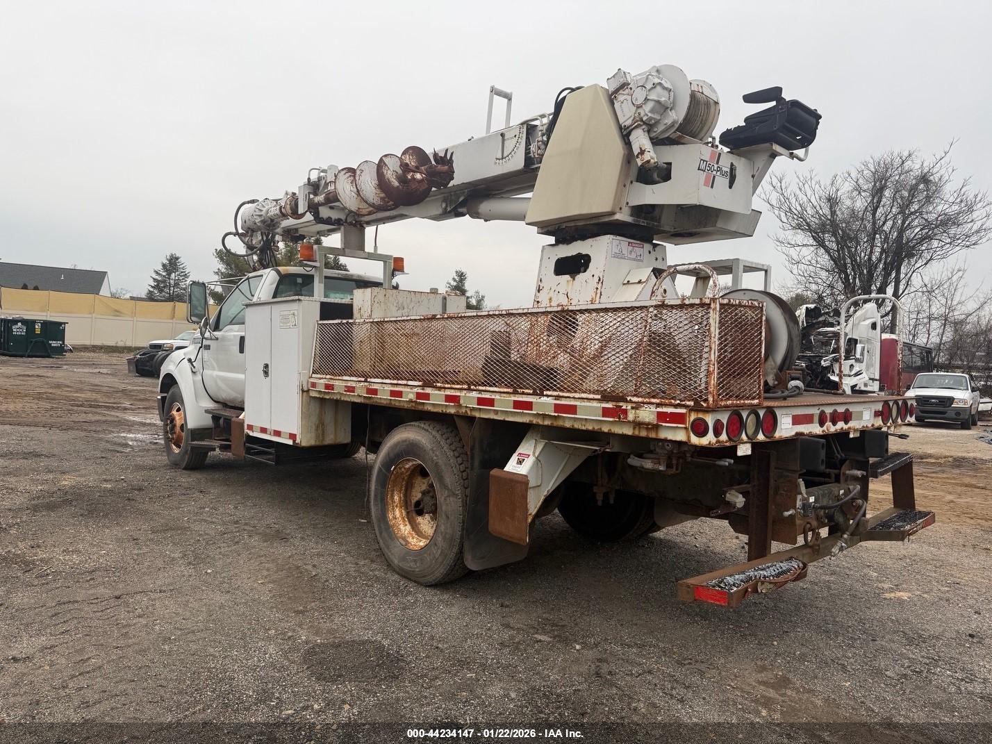FORD F-750 image 3