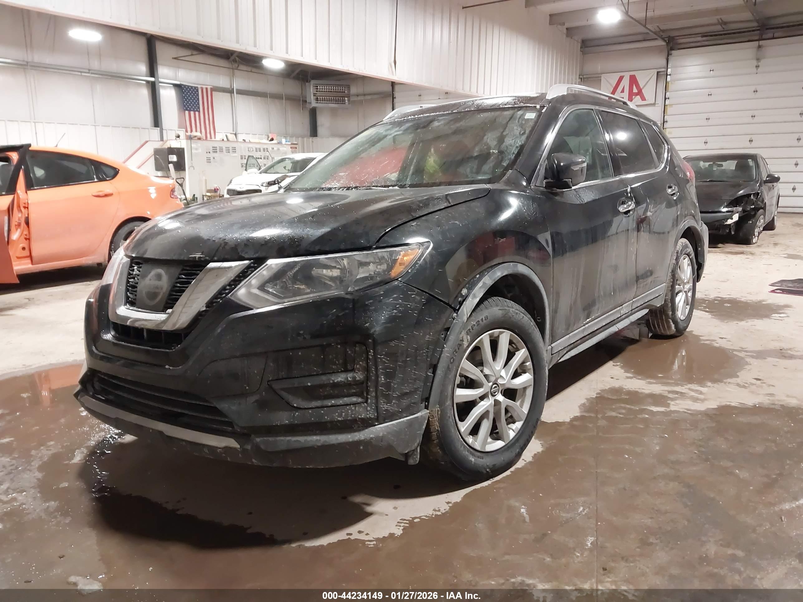NISSAN ROGUE image 2