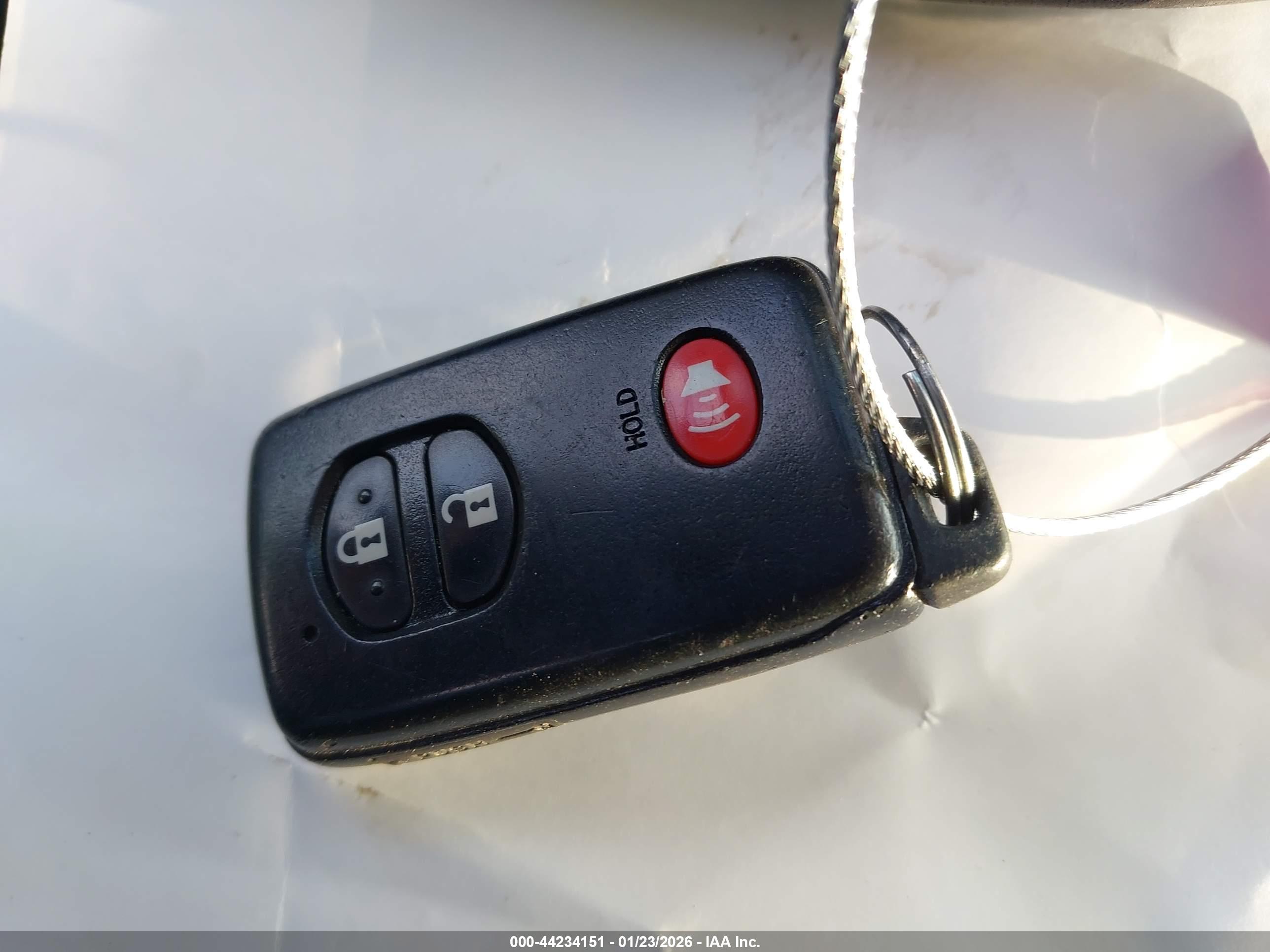 TOYOTA PRIUS image 11