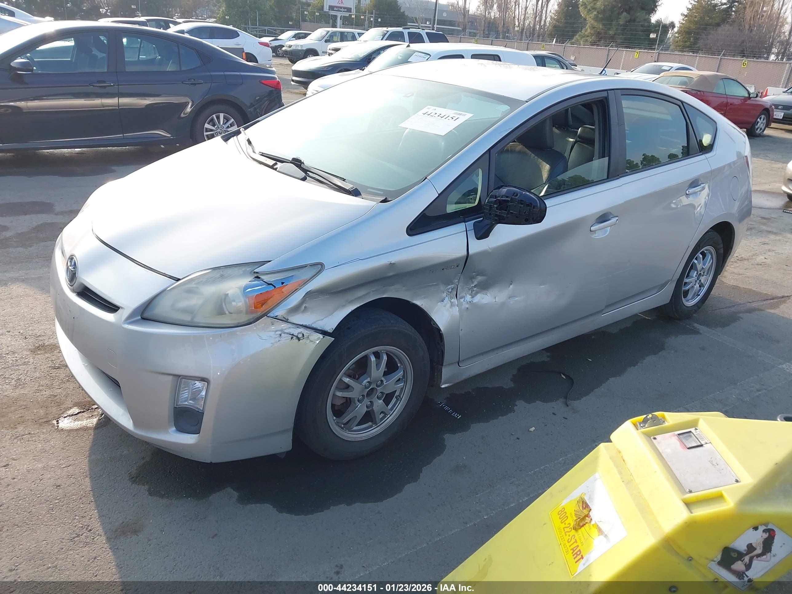 TOYOTA PRIUS image 2