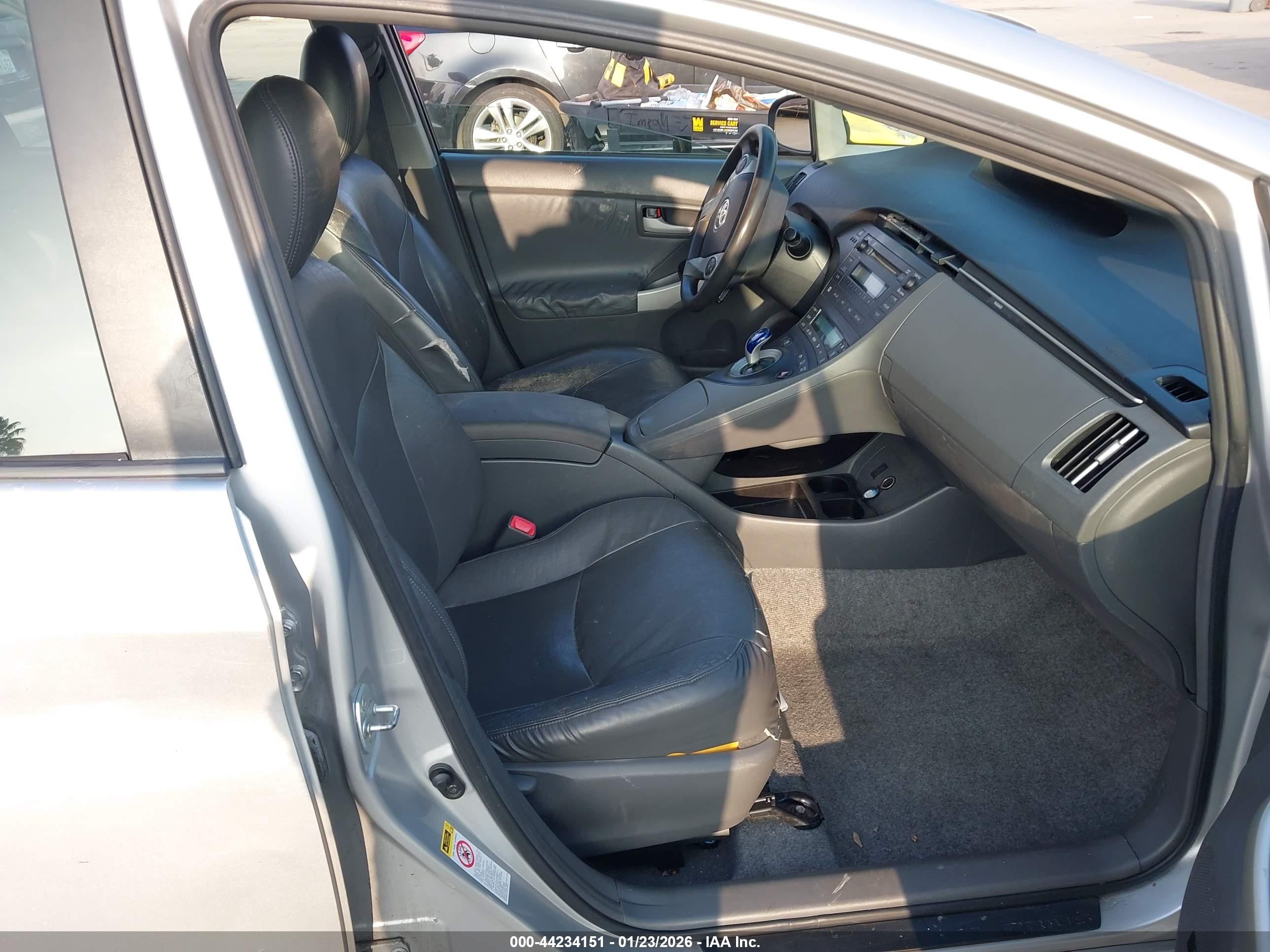 TOYOTA PRIUS image 5