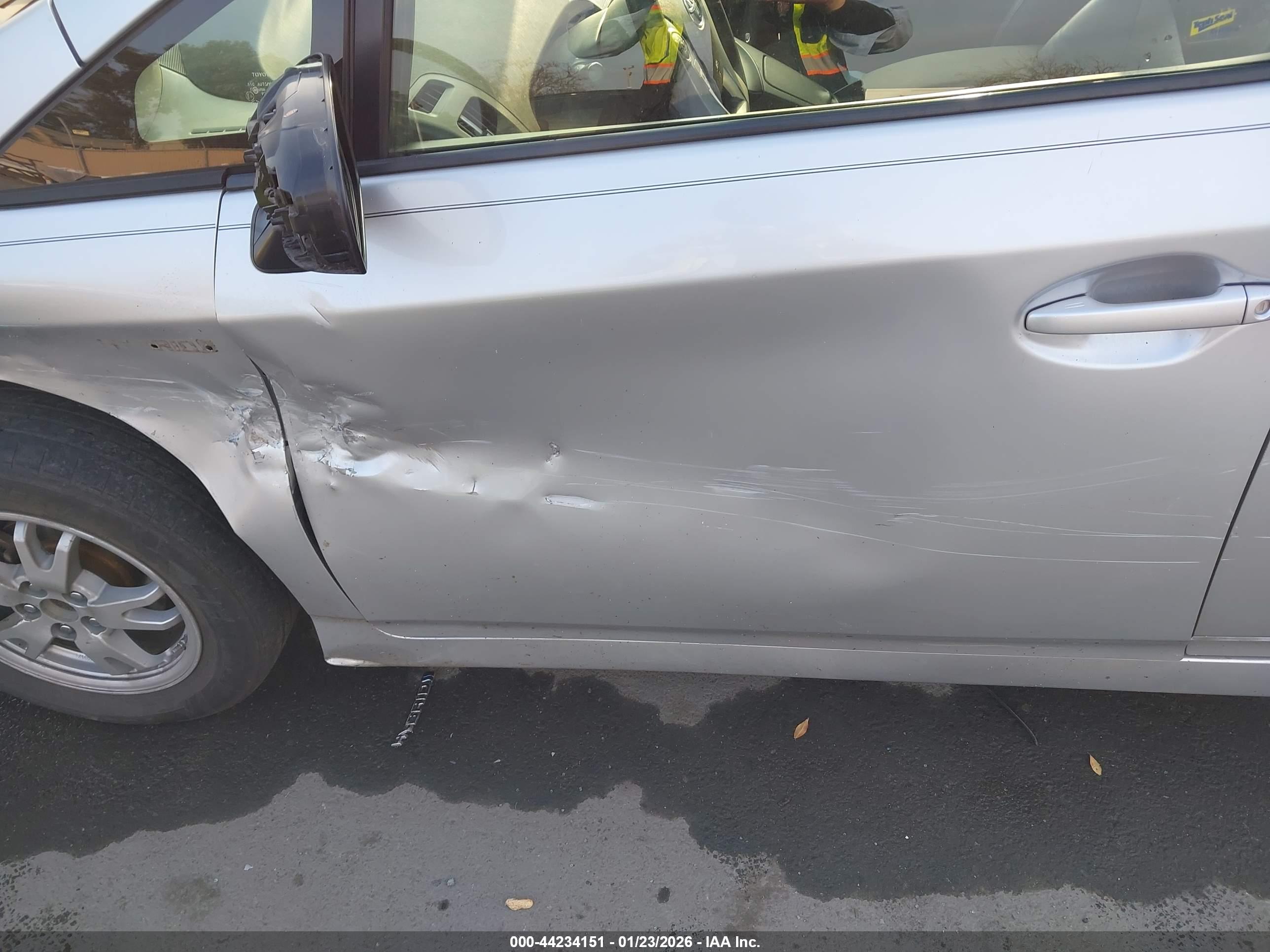 TOYOTA PRIUS image 6